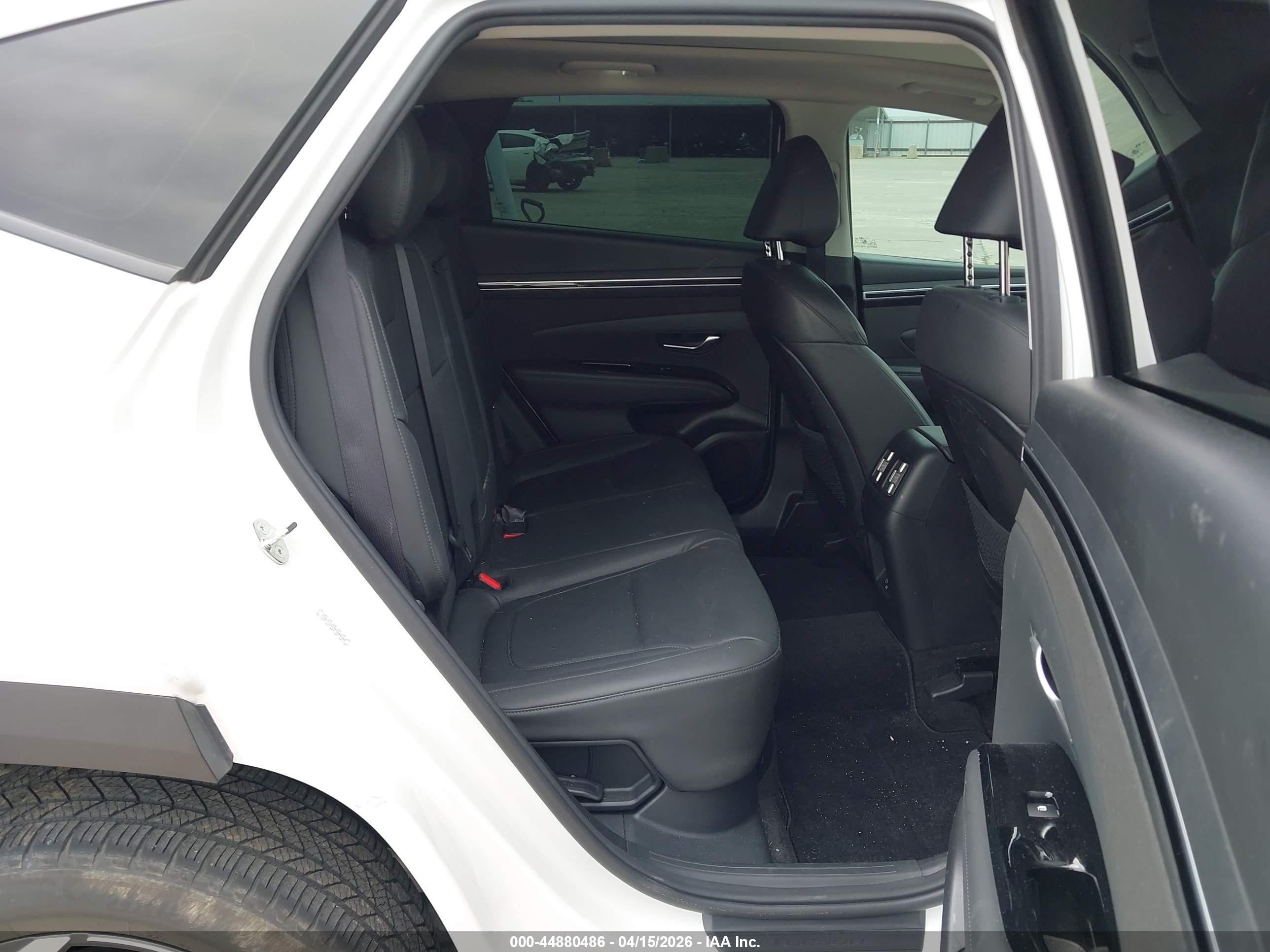 HYUNDAI TUCSON image 8