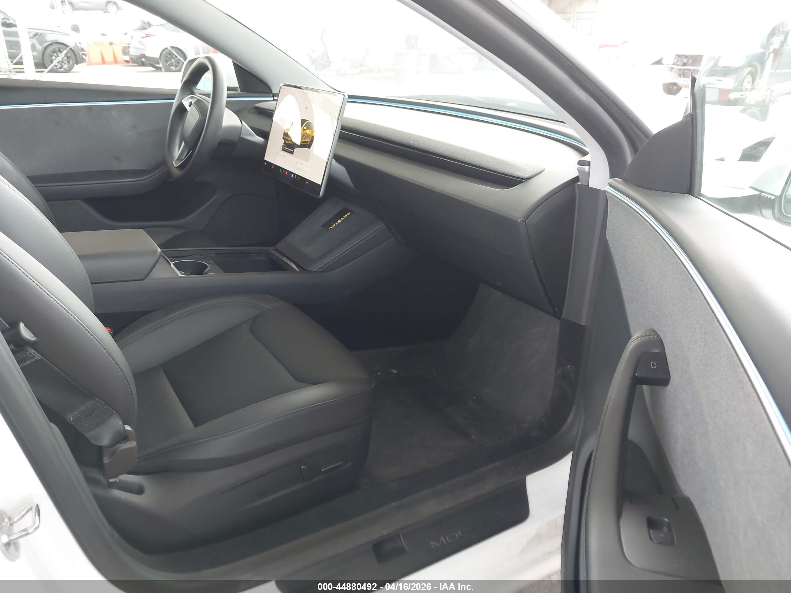 TESLA MODEL image 5