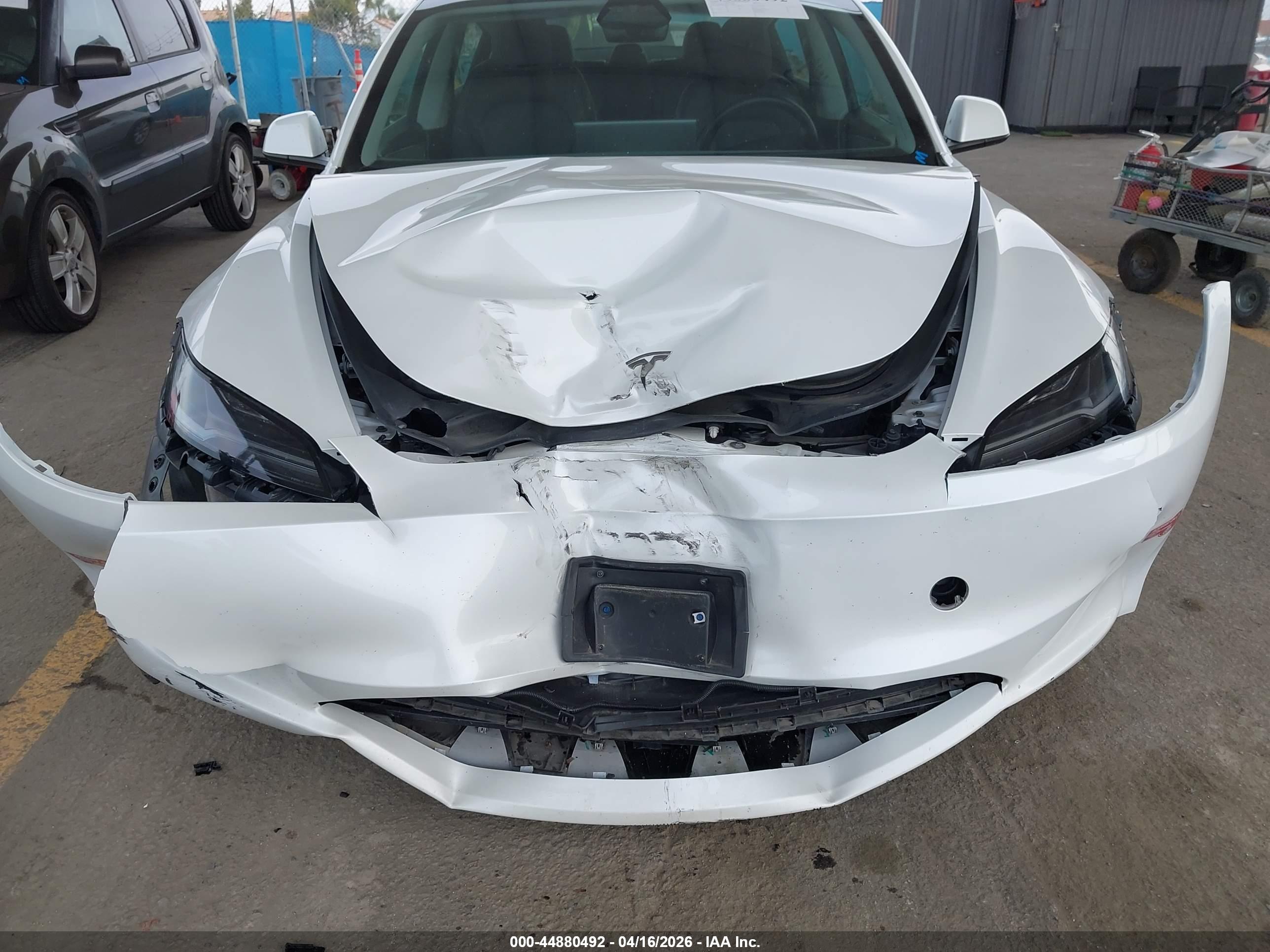 TESLA MODEL image 6