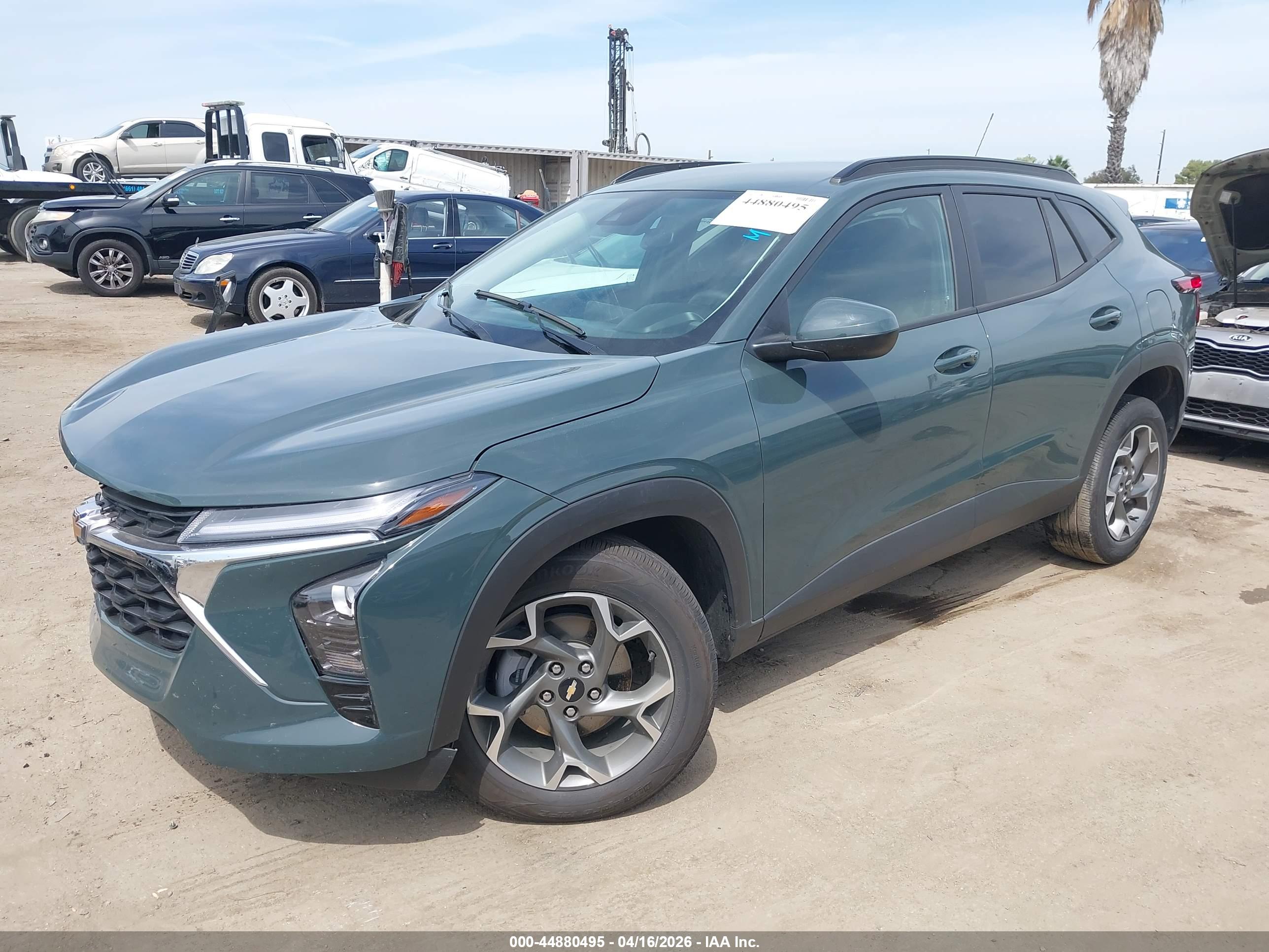 CHEVROLET TRAX image 2