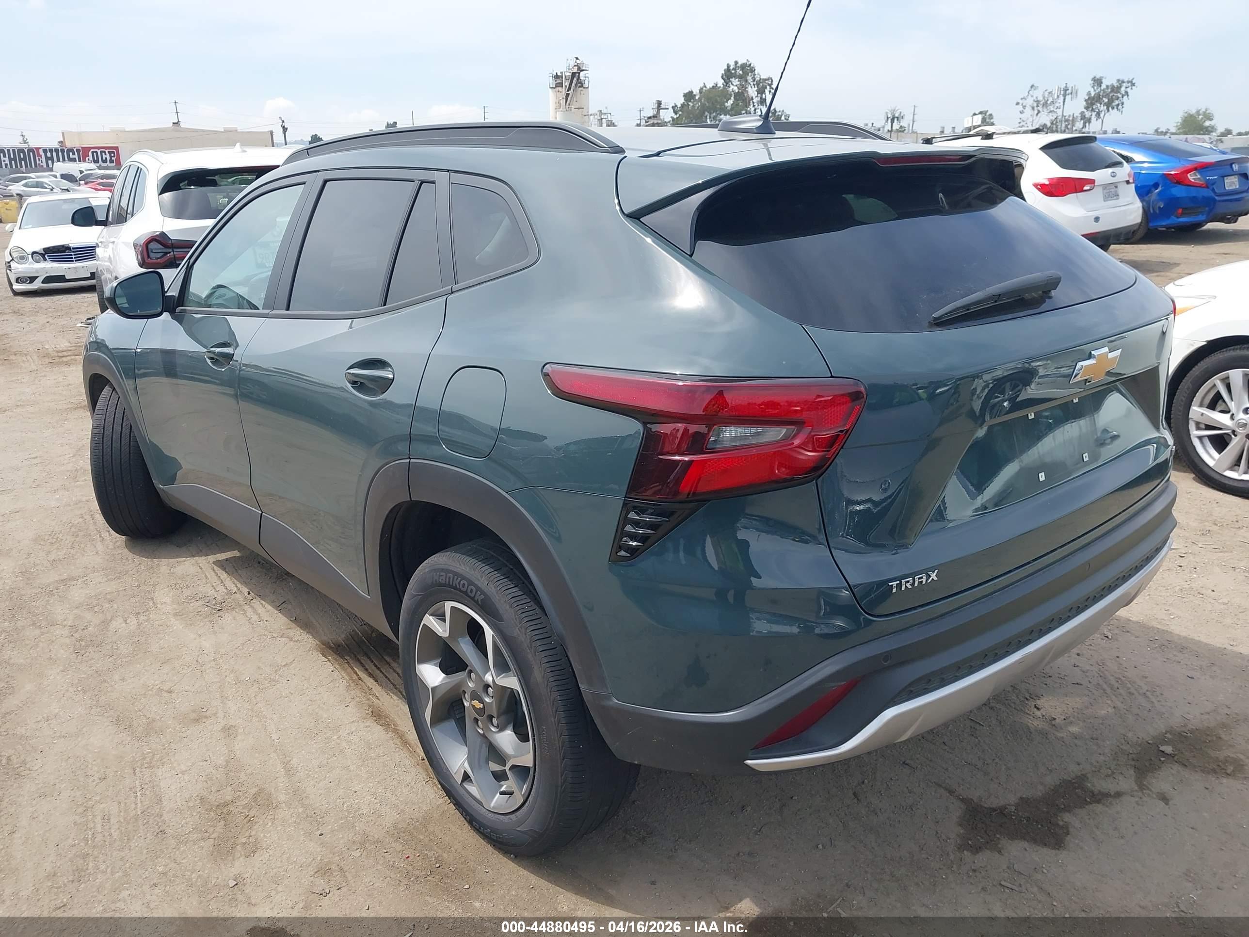 CHEVROLET TRAX image 3