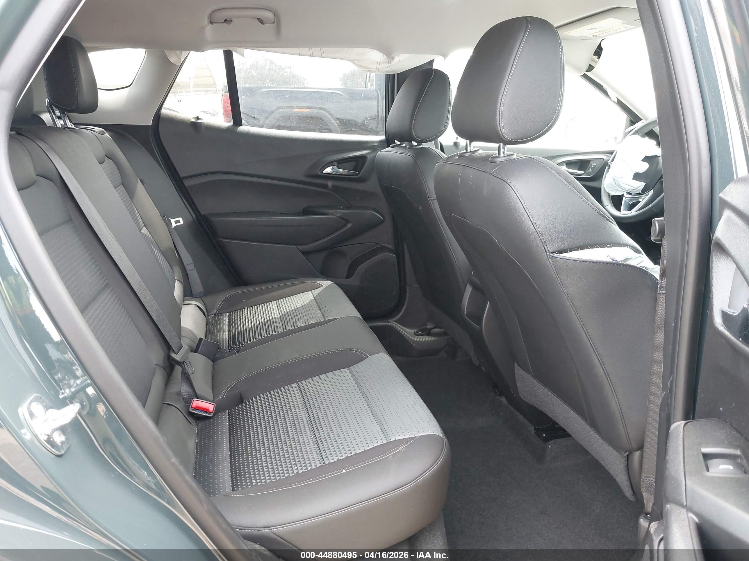 CHEVROLET TRAX image 8