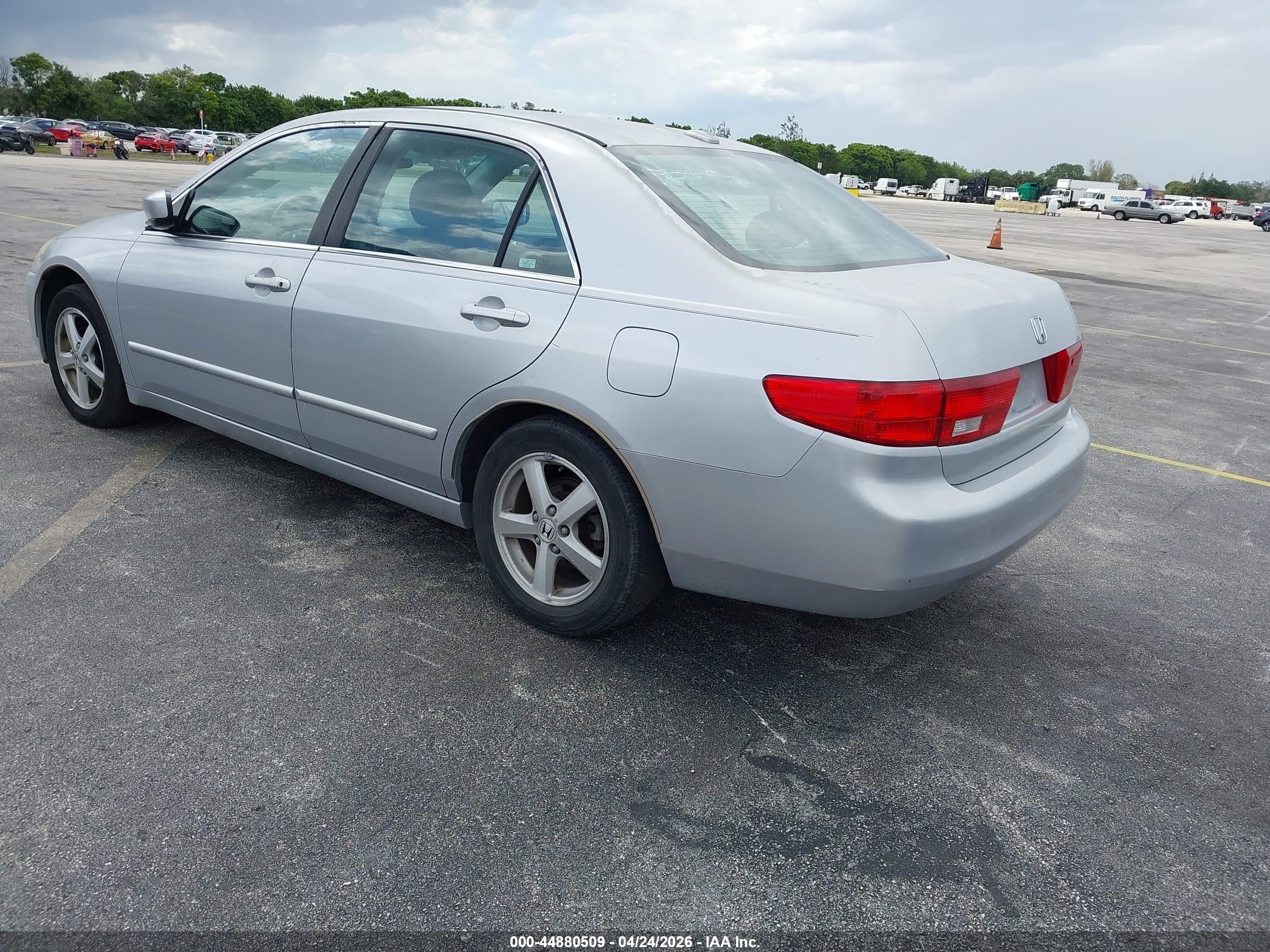 HONDA ACCORD image 3