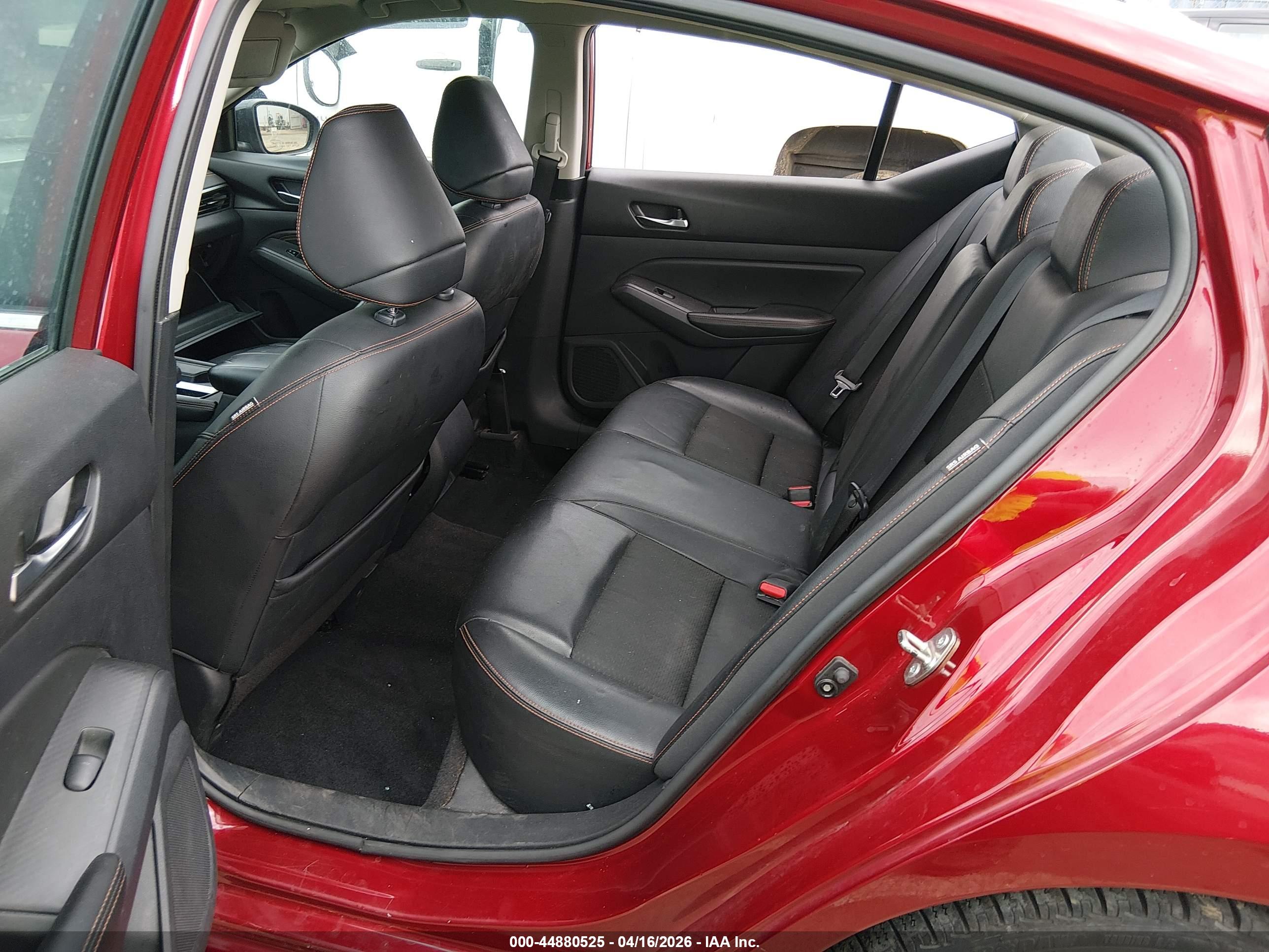 NISSAN ALTIMA image 8