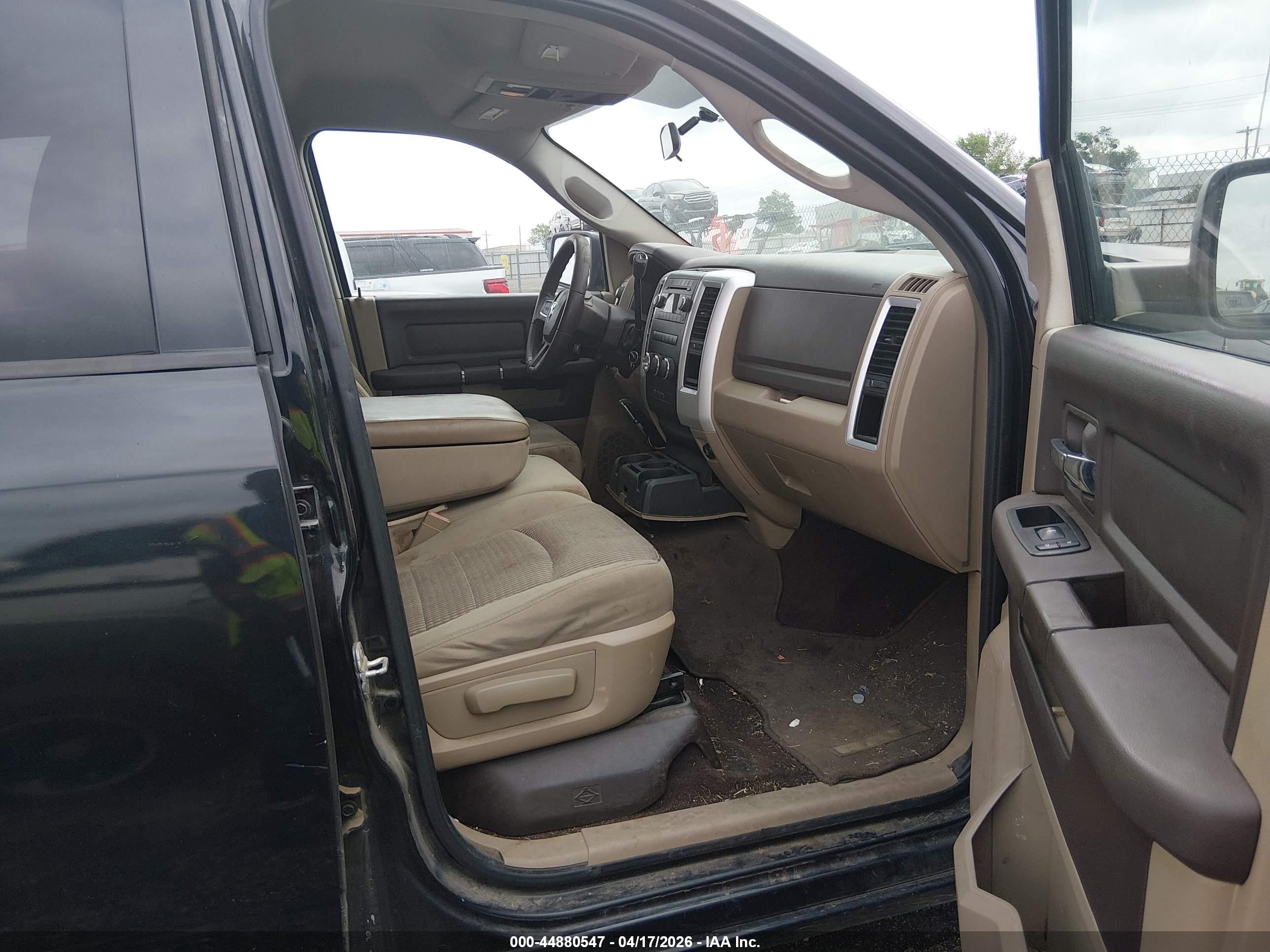 DODGE RAM image 5