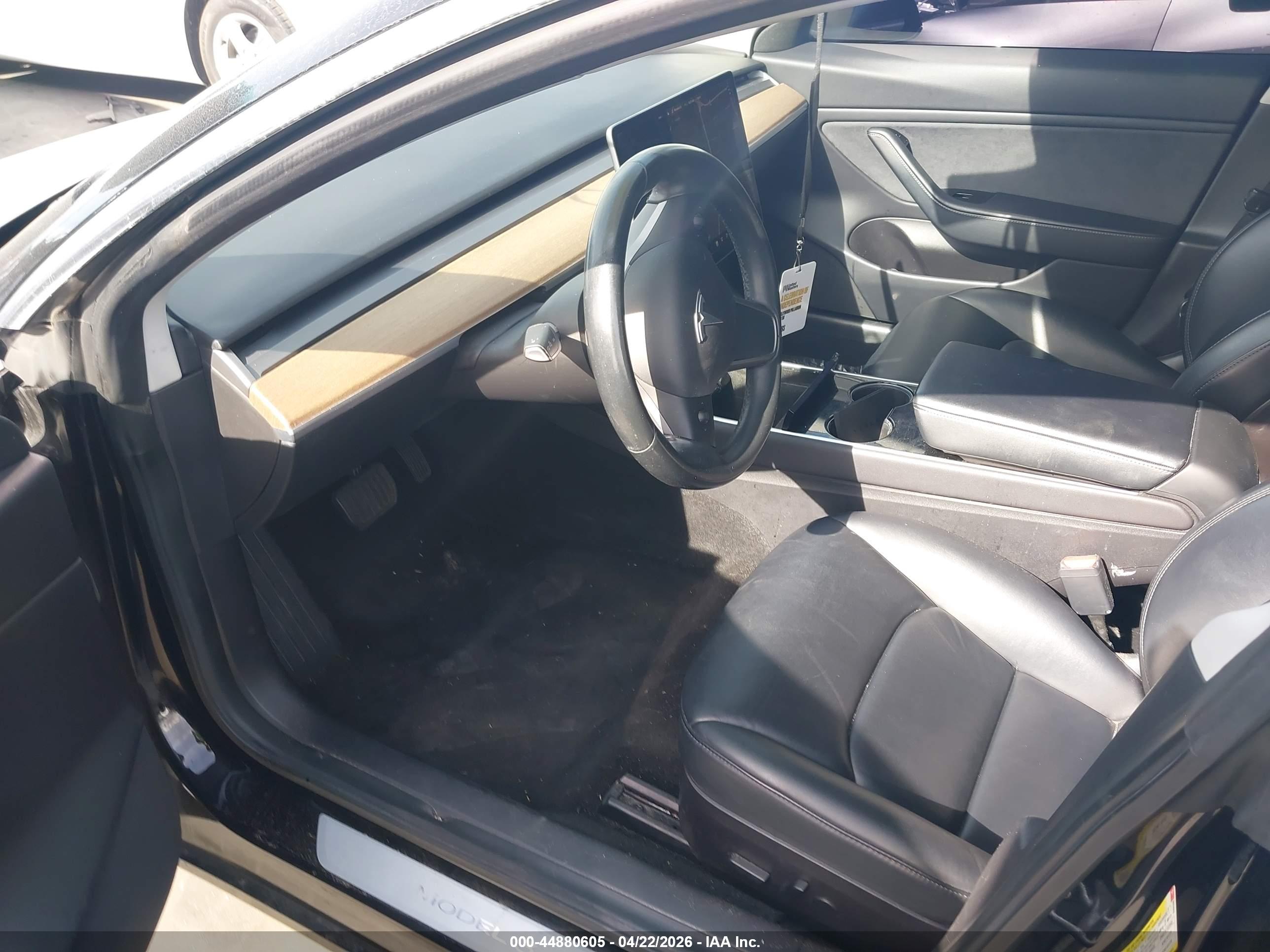 TESLA MODEL image 5