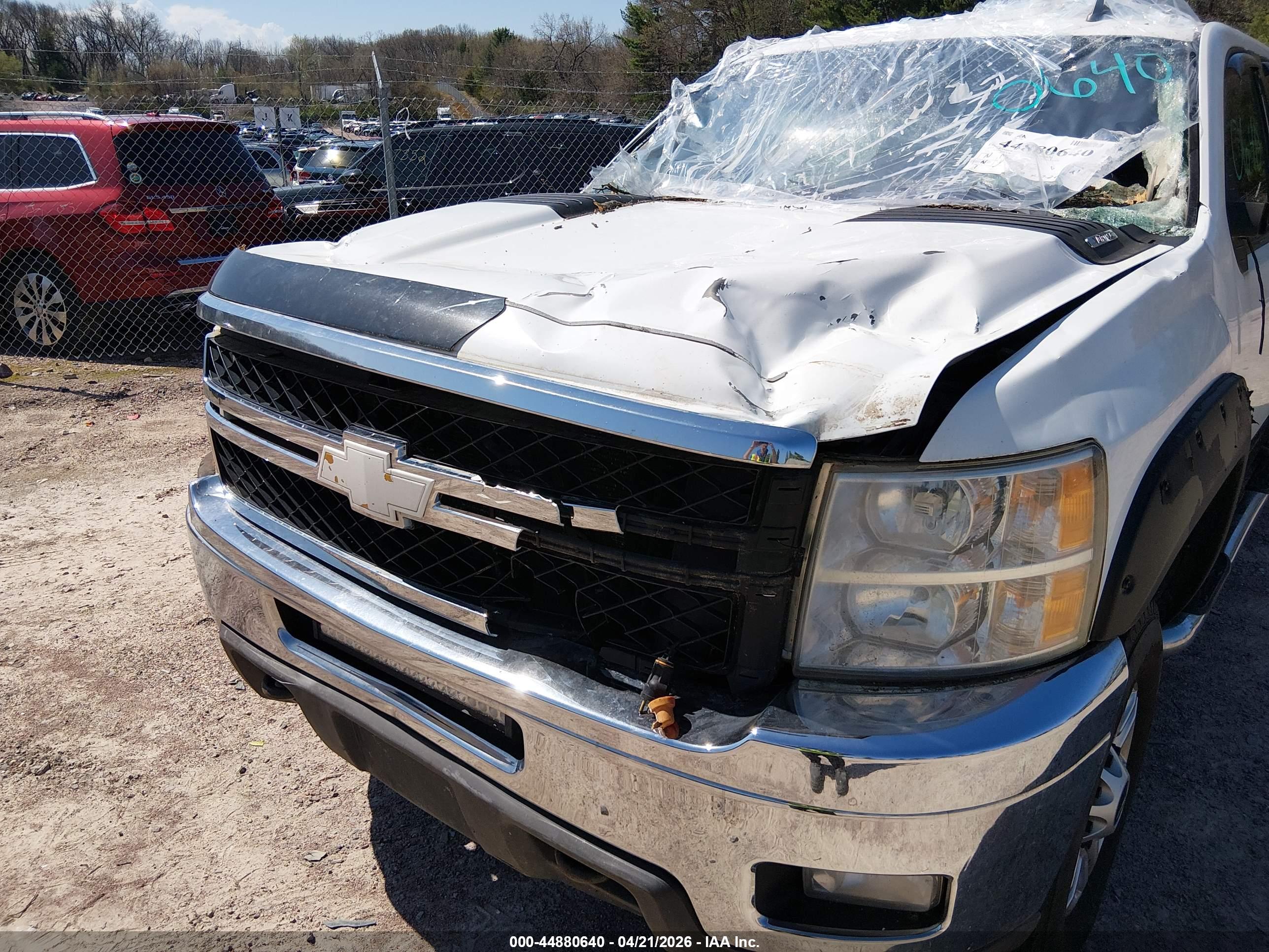 CHEVROLET SILVERADO image 6