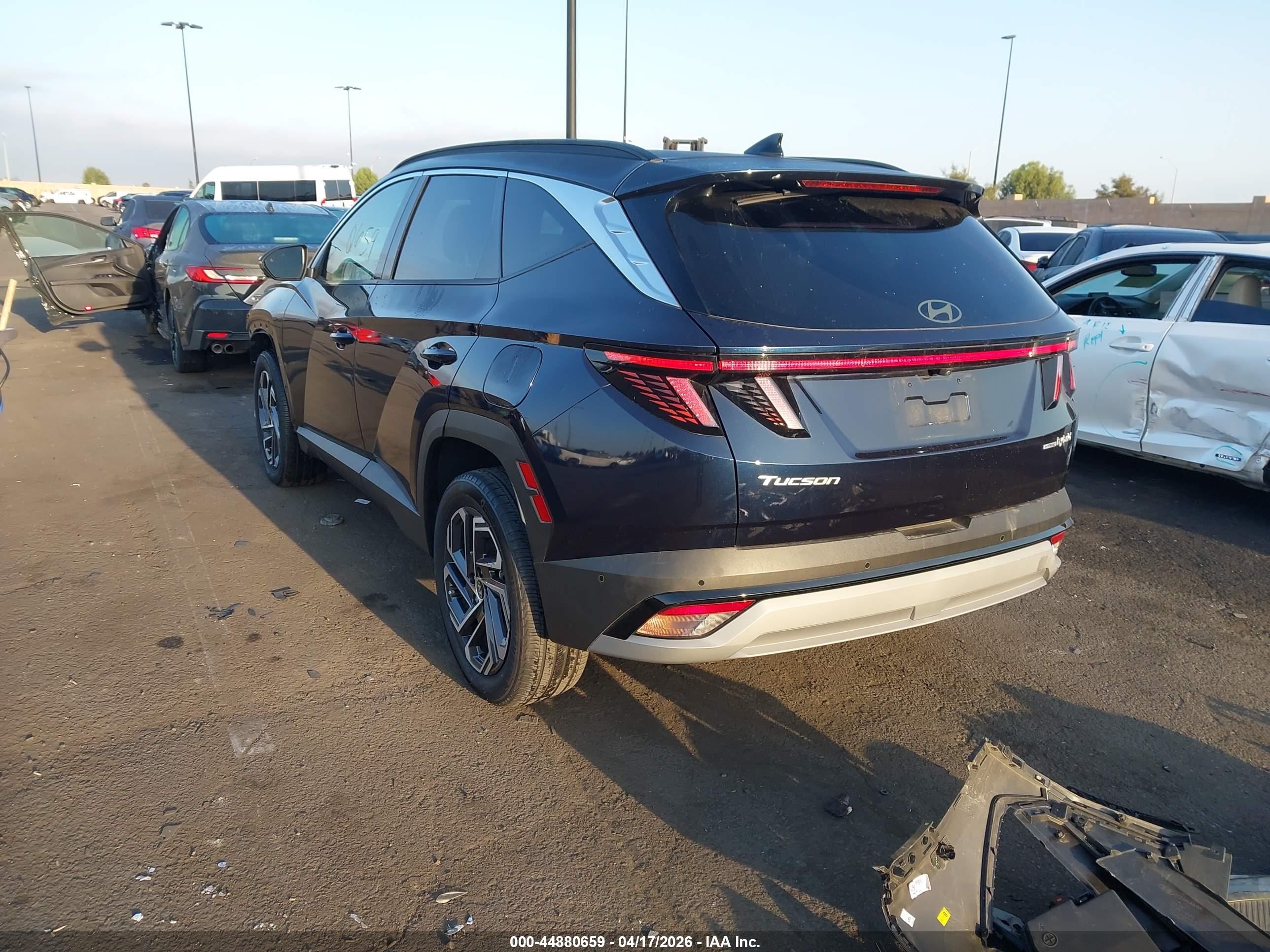 HYUNDAI TUCSON image 3