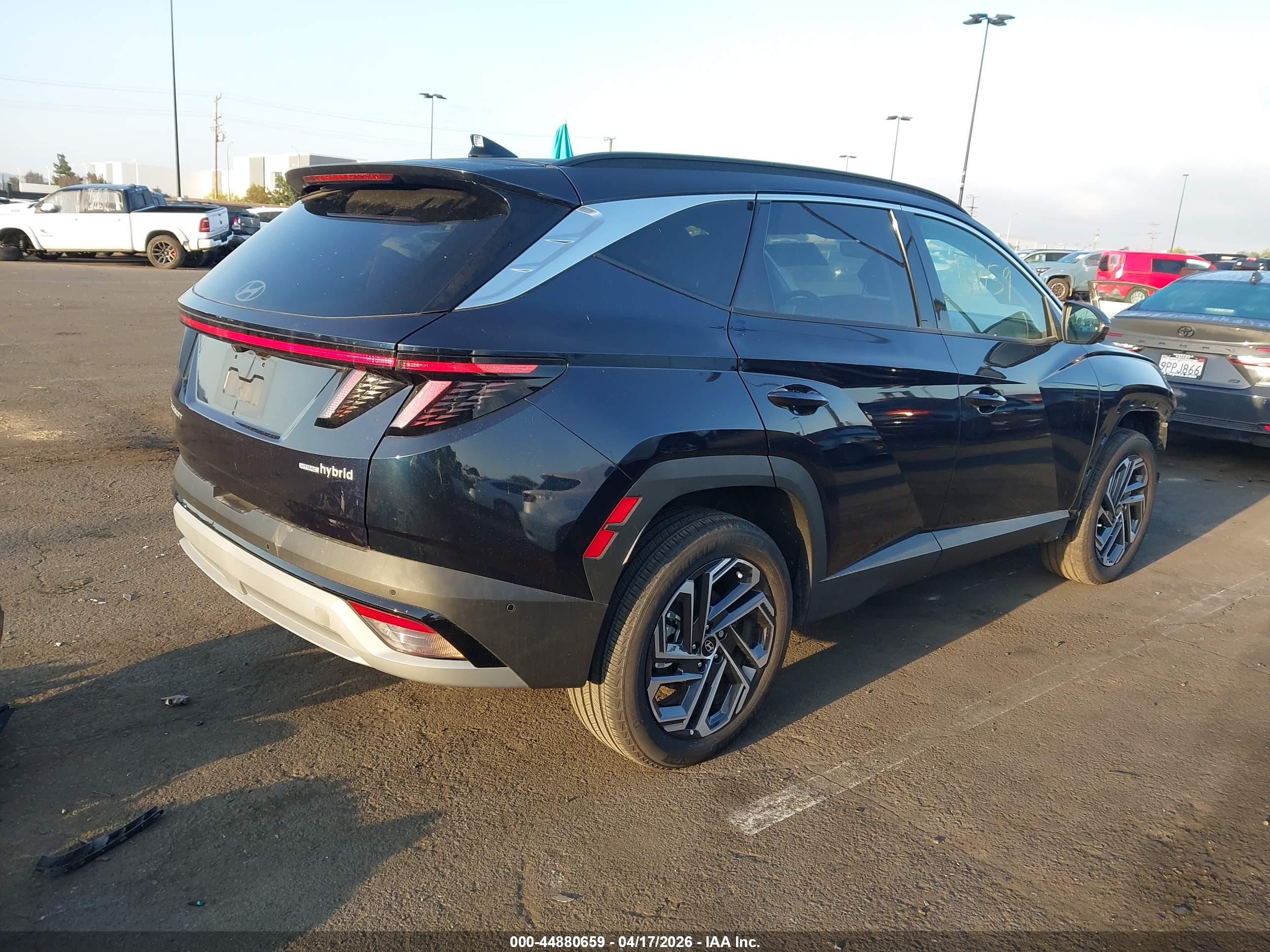 HYUNDAI TUCSON image 4