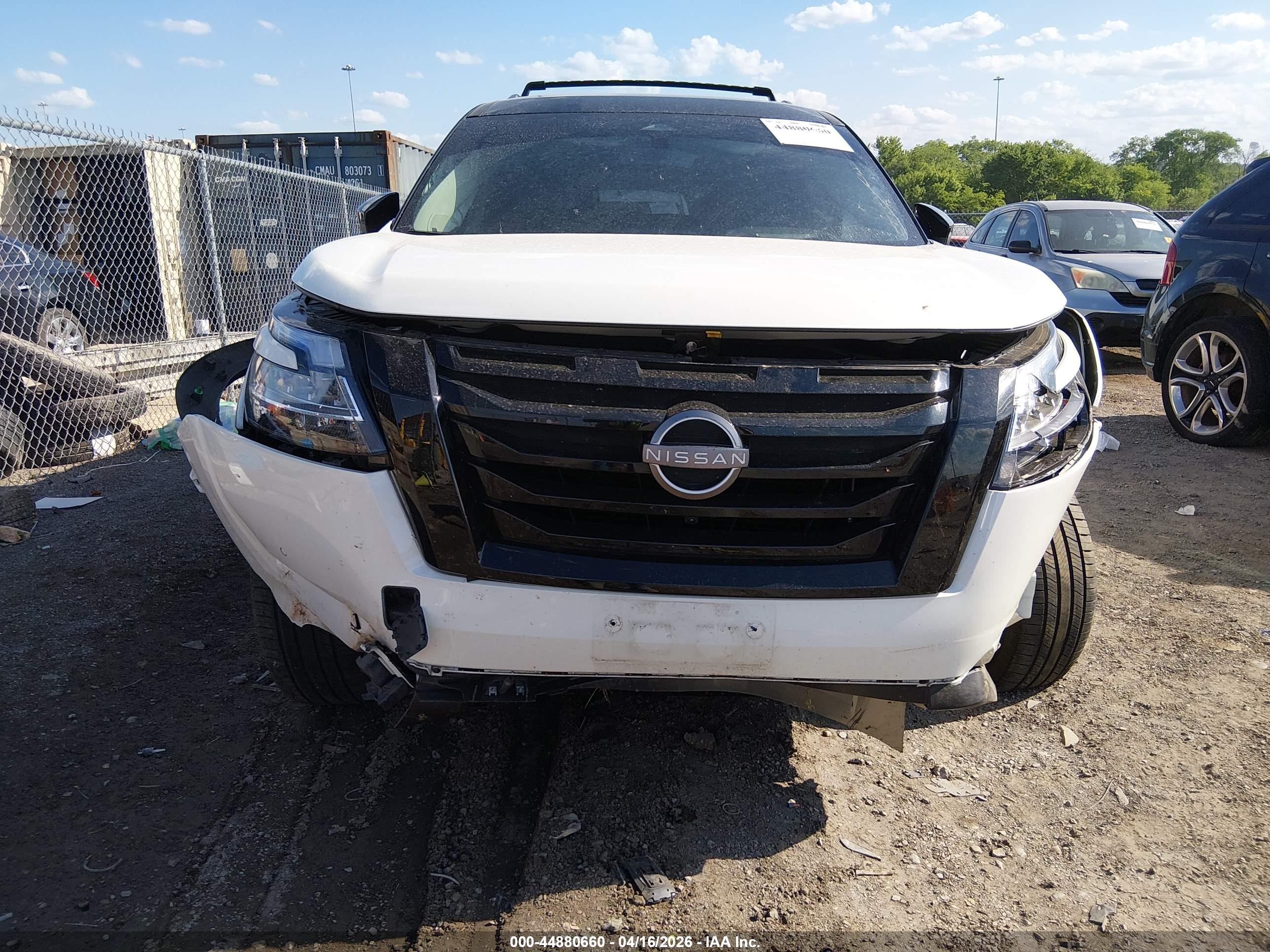 NISSAN PATHFINDER image 6