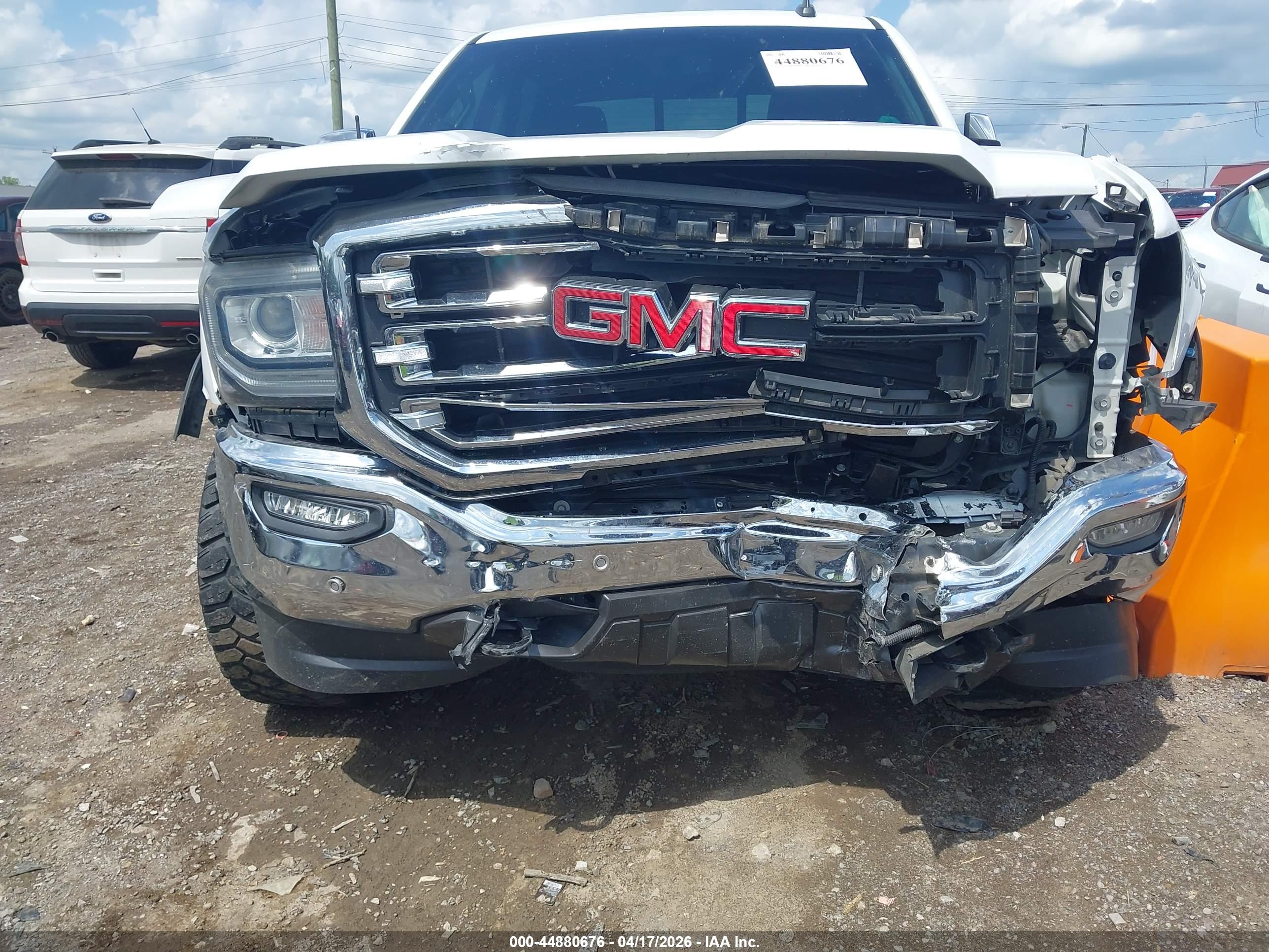GMC SIERRA image 6