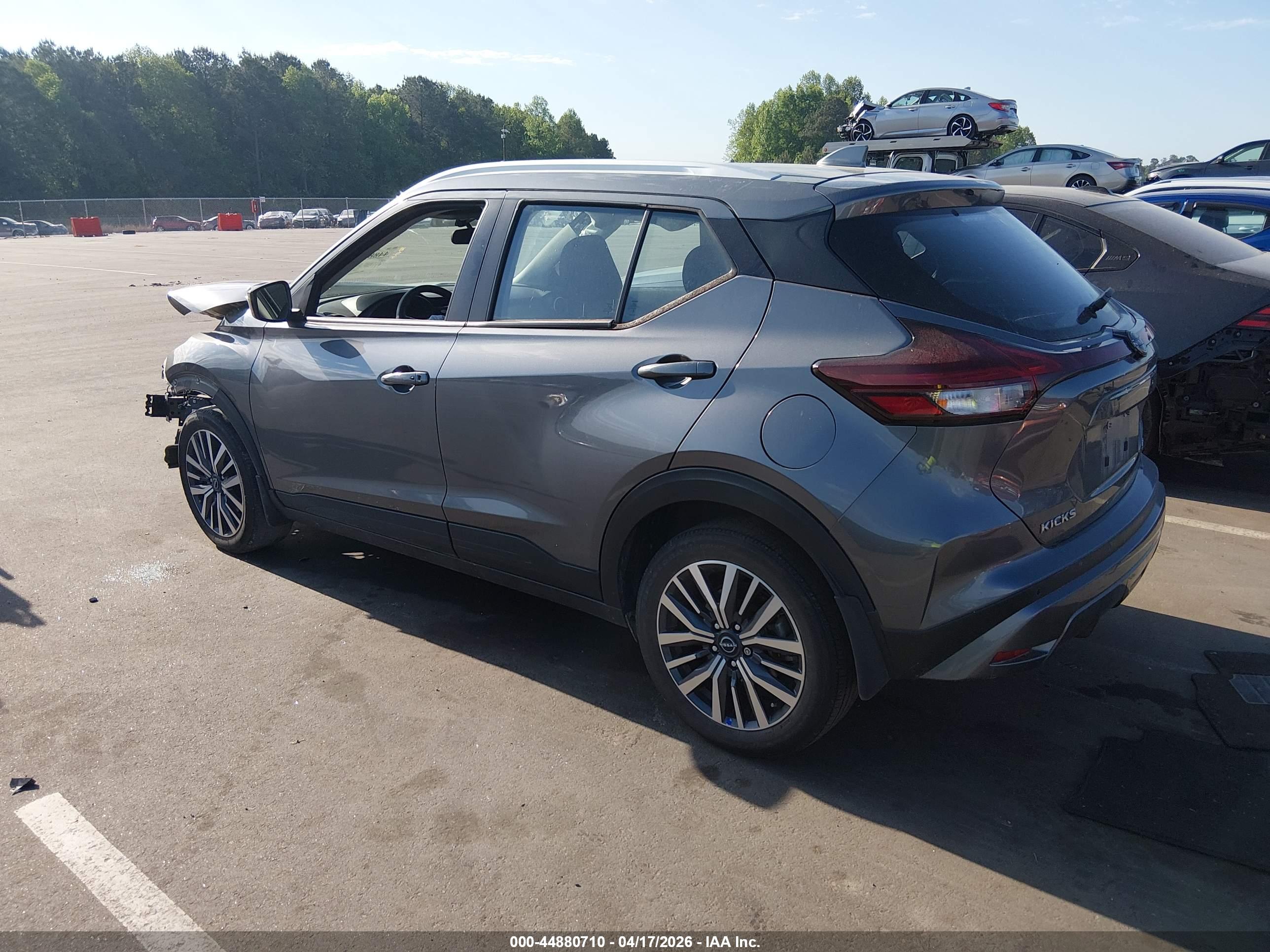 NISSAN KICKS image 3