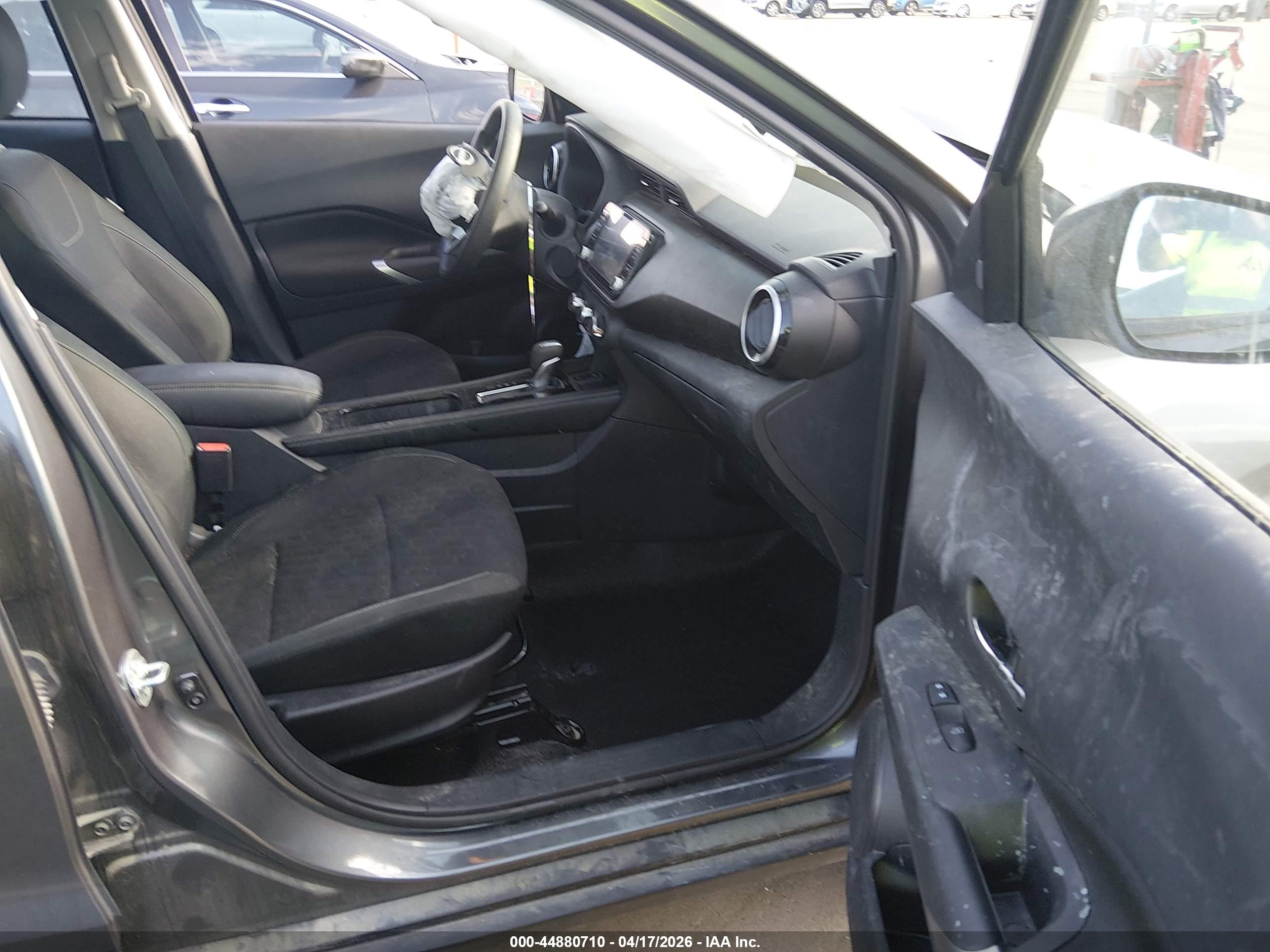 NISSAN KICKS image 5