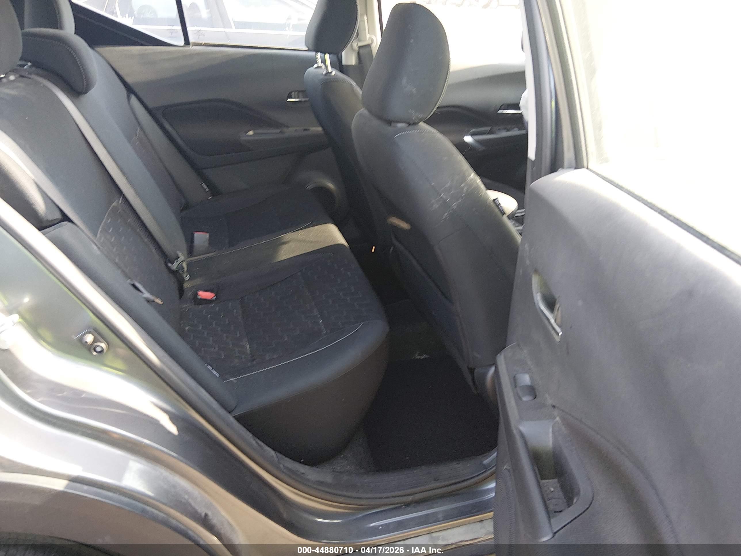 NISSAN KICKS image 8