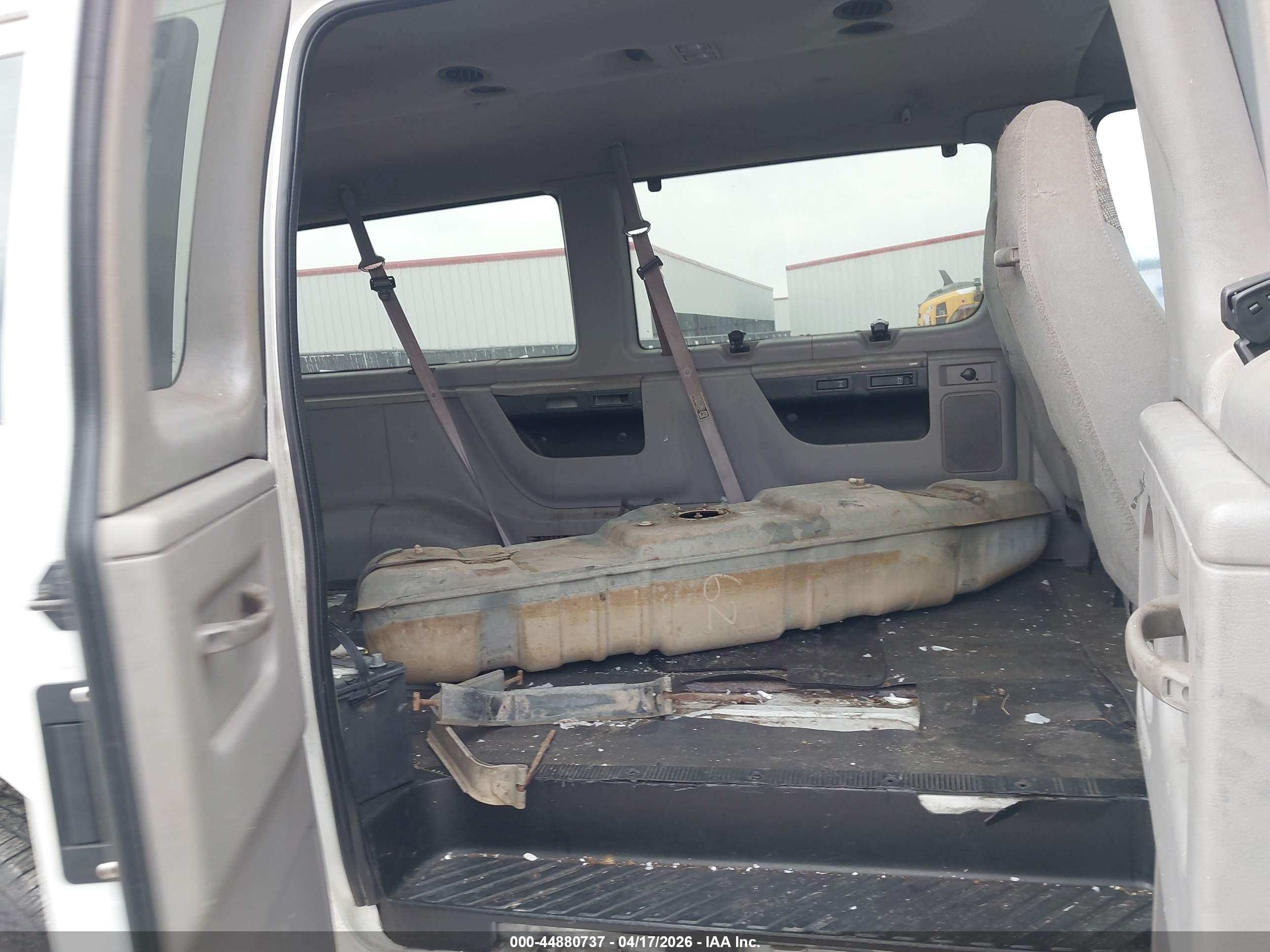 FORD E-350 image 8