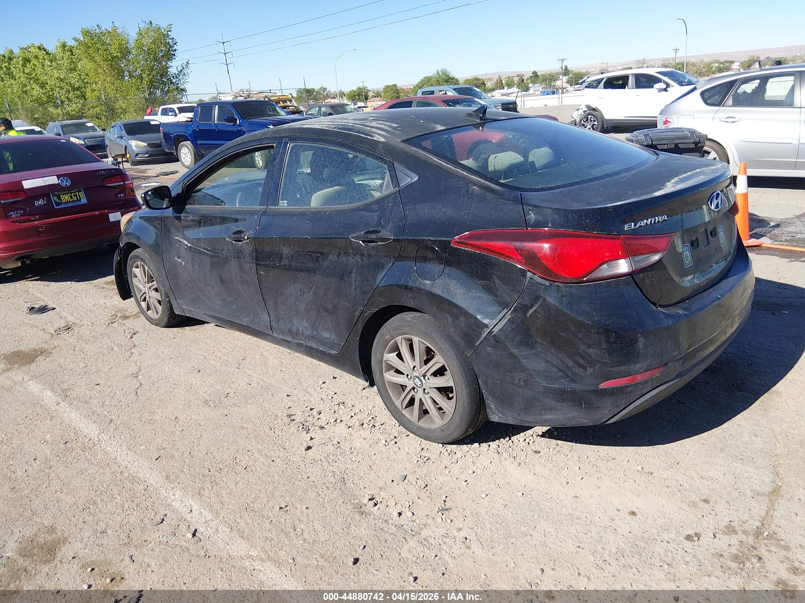 HYUNDAI ELANTRA image 3