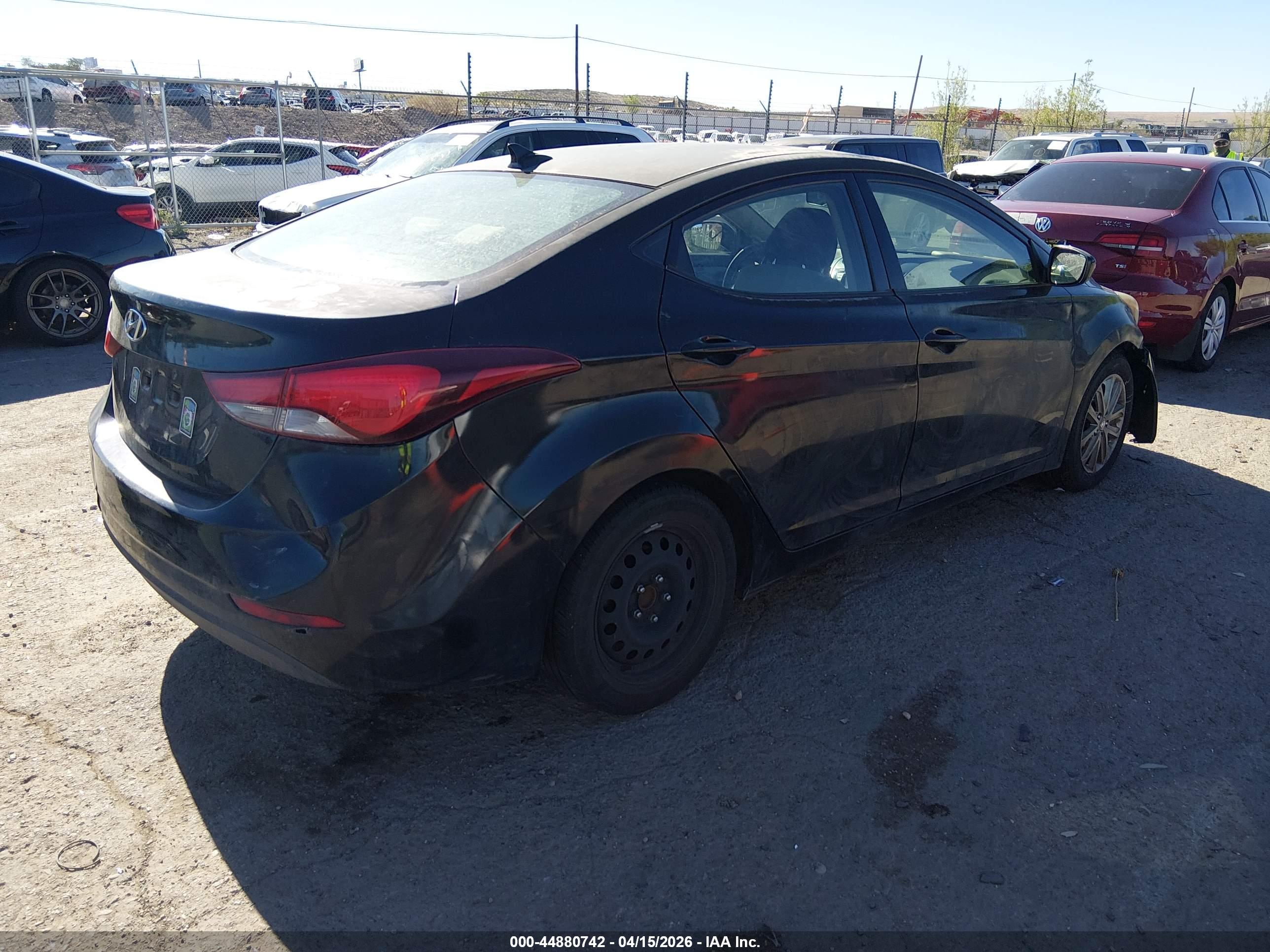 HYUNDAI ELANTRA image 4