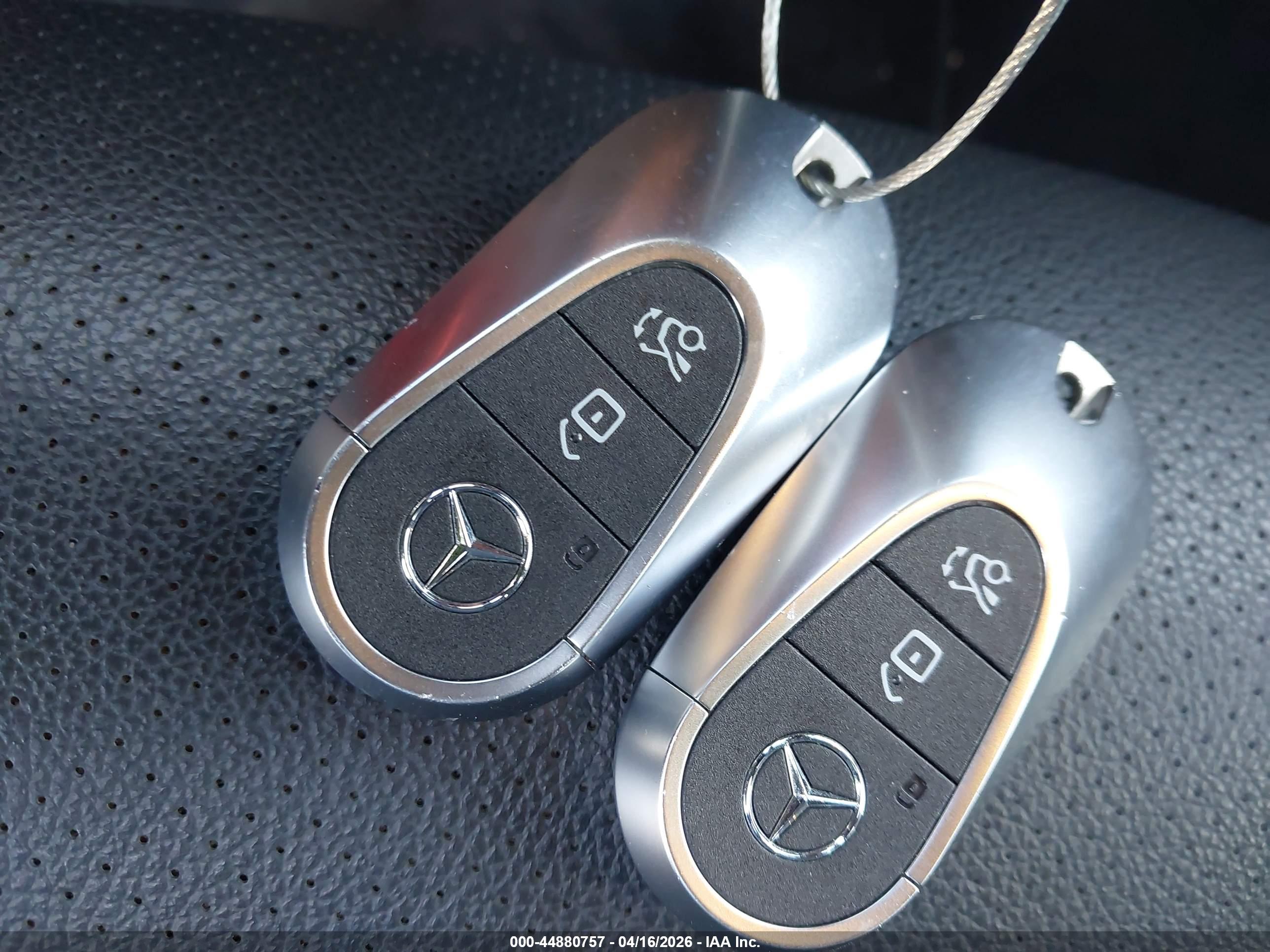 MERCEDES-BENZ GLC image 11