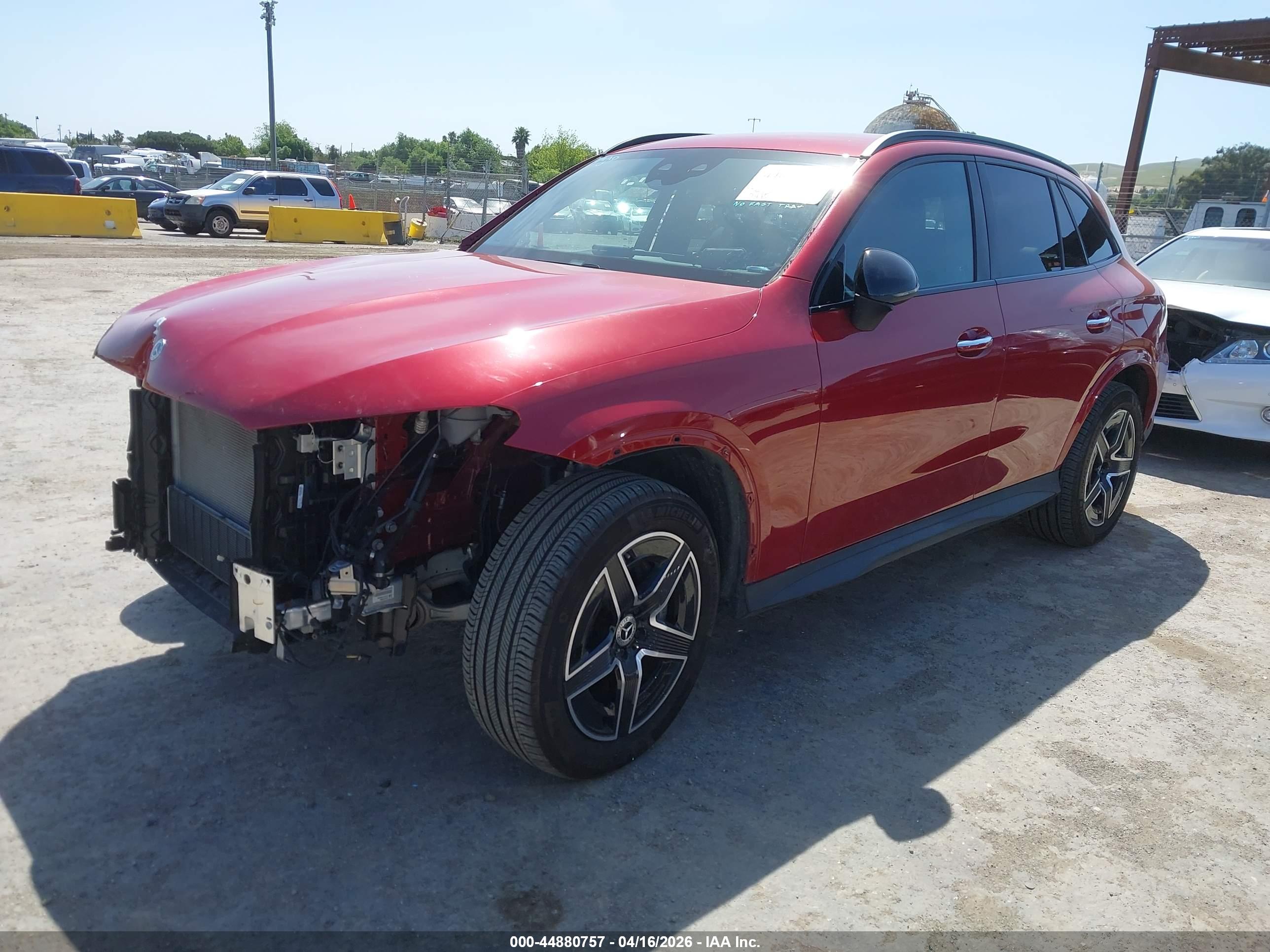 MERCEDES-BENZ GLC image 2