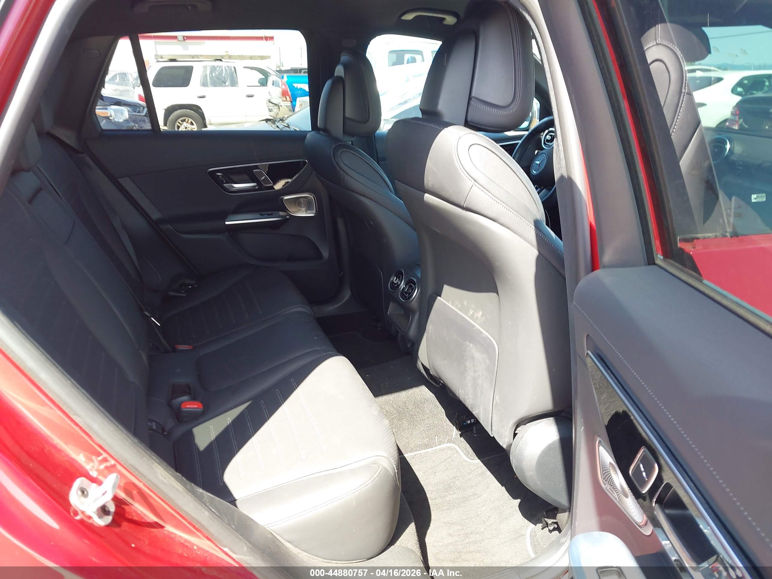 MERCEDES-BENZ GLC image 8