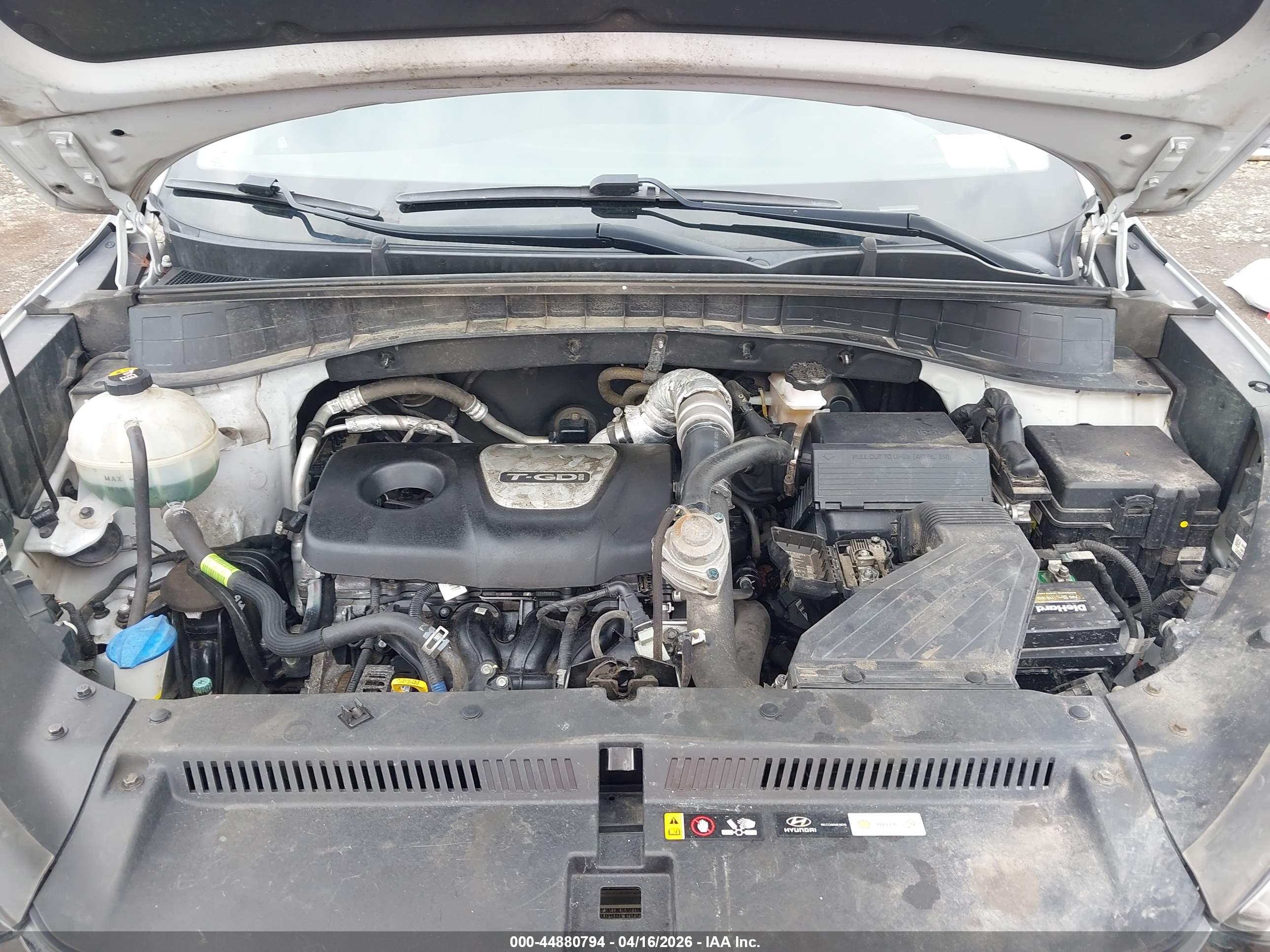 HYUNDAI TUCSON image 10
