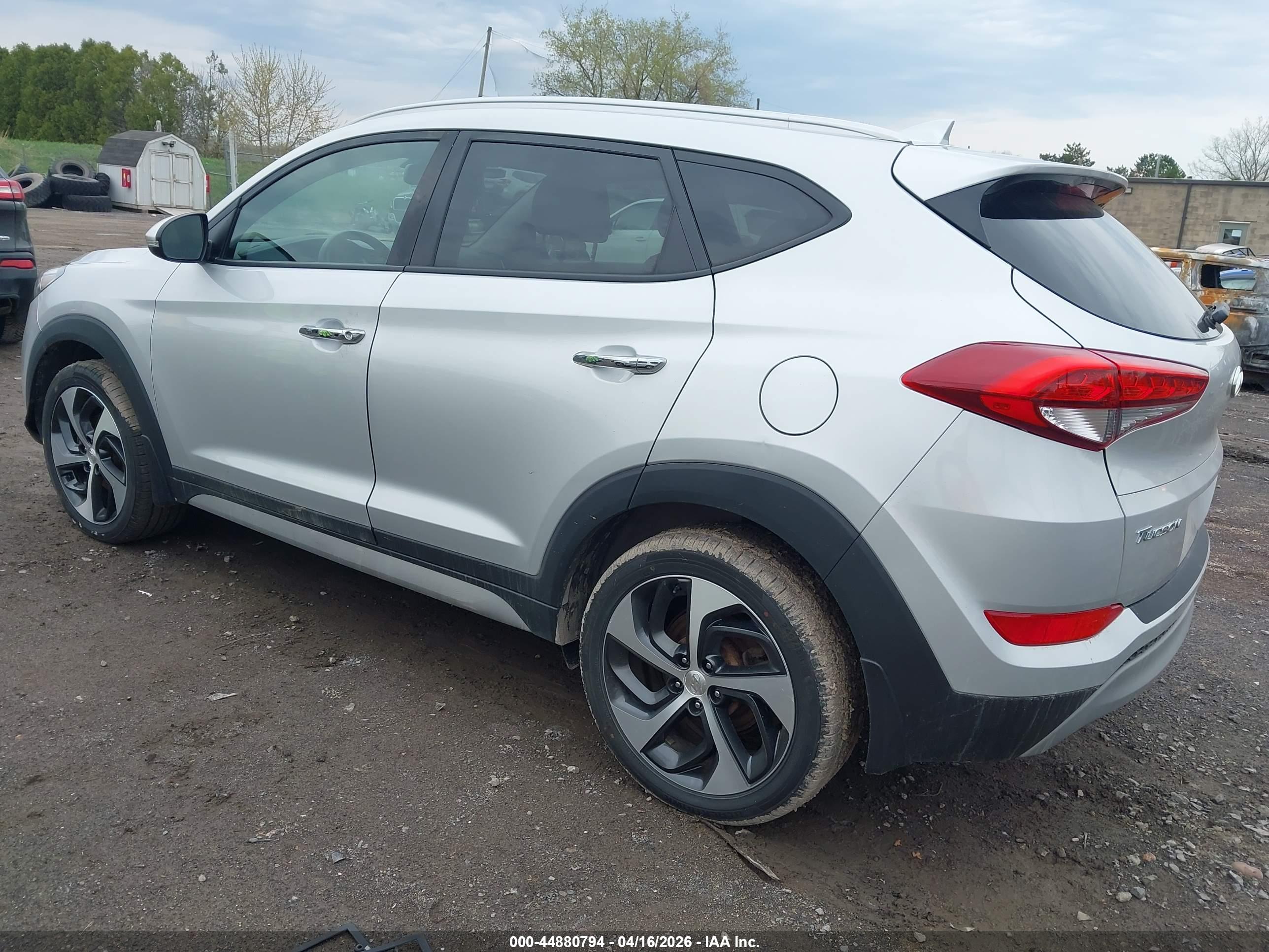 HYUNDAI TUCSON image 3