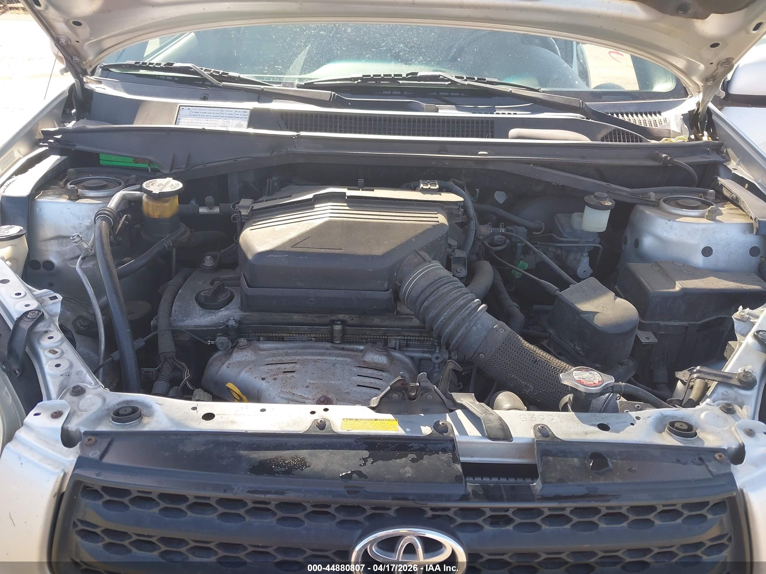TOYOTA RAV4 image 10