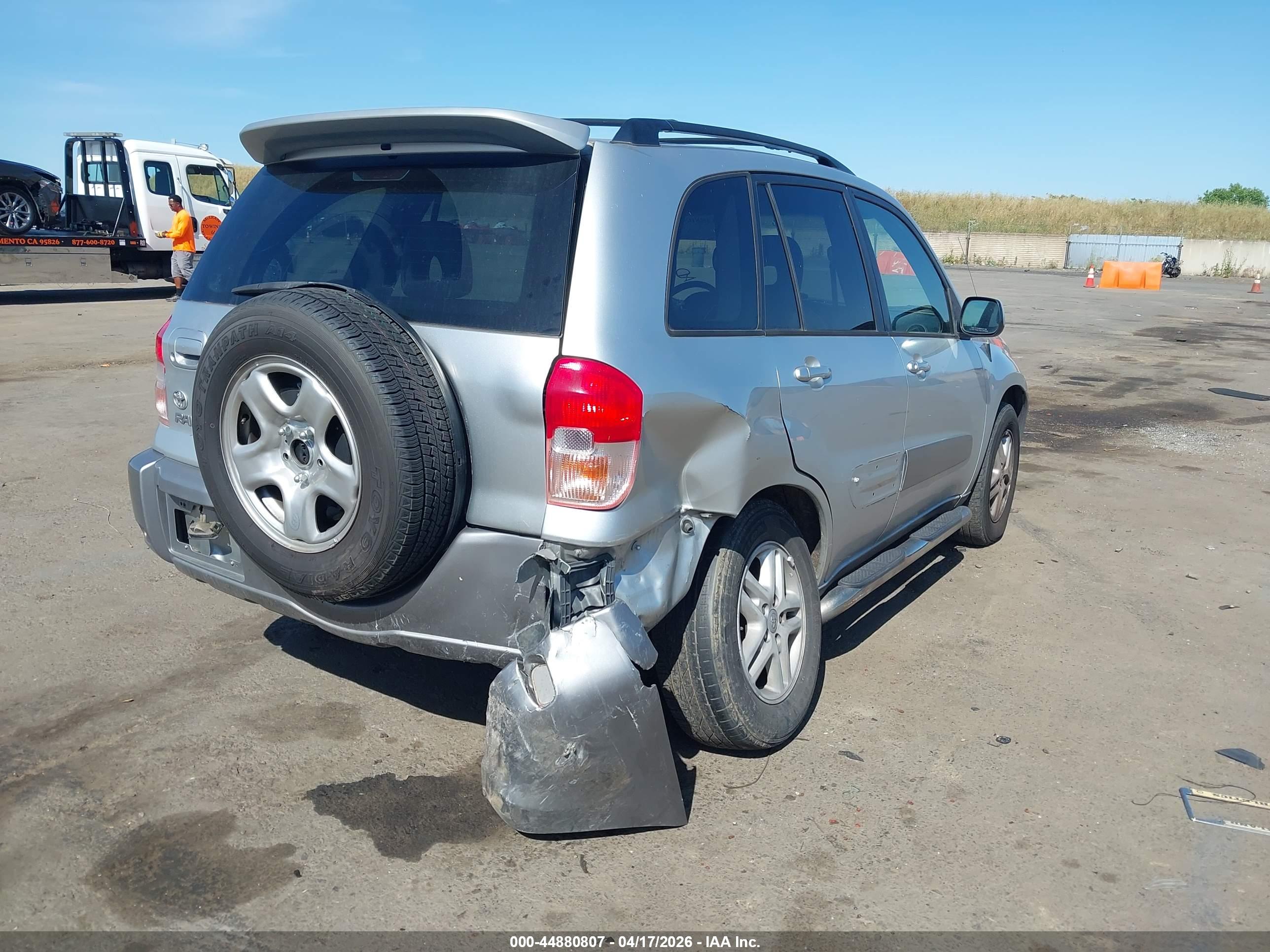 TOYOTA RAV4 image 4