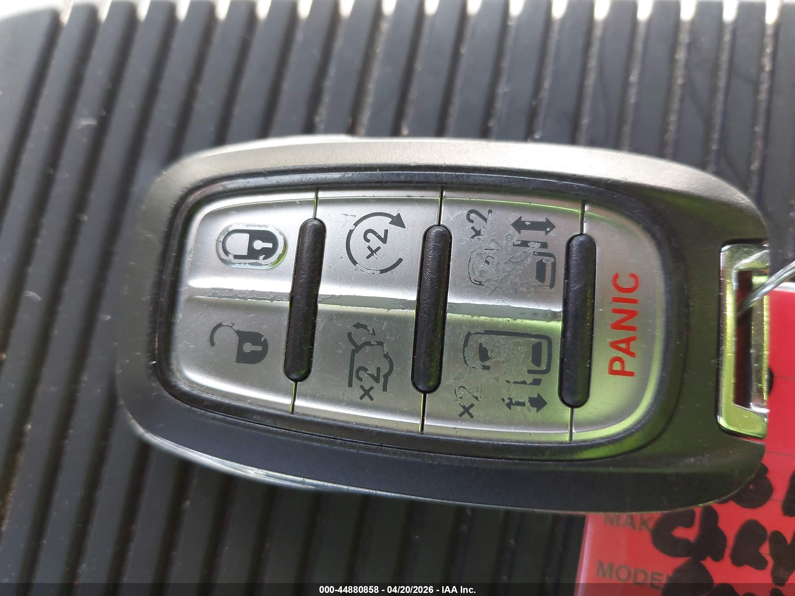 CHRYSLER PACIFICA image 11