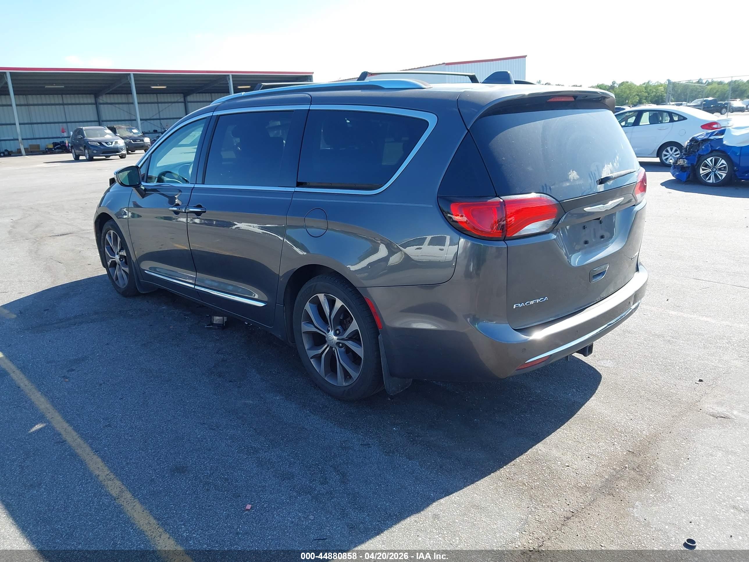 CHRYSLER PACIFICA image 3