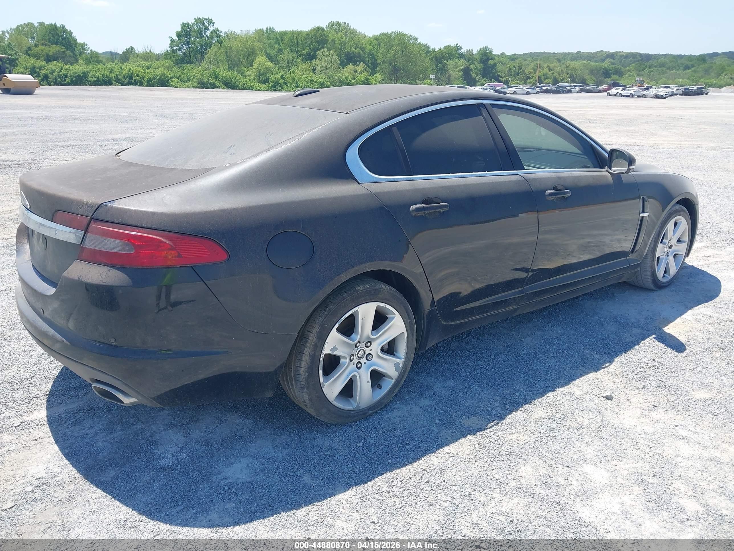JAGUAR XF image 4