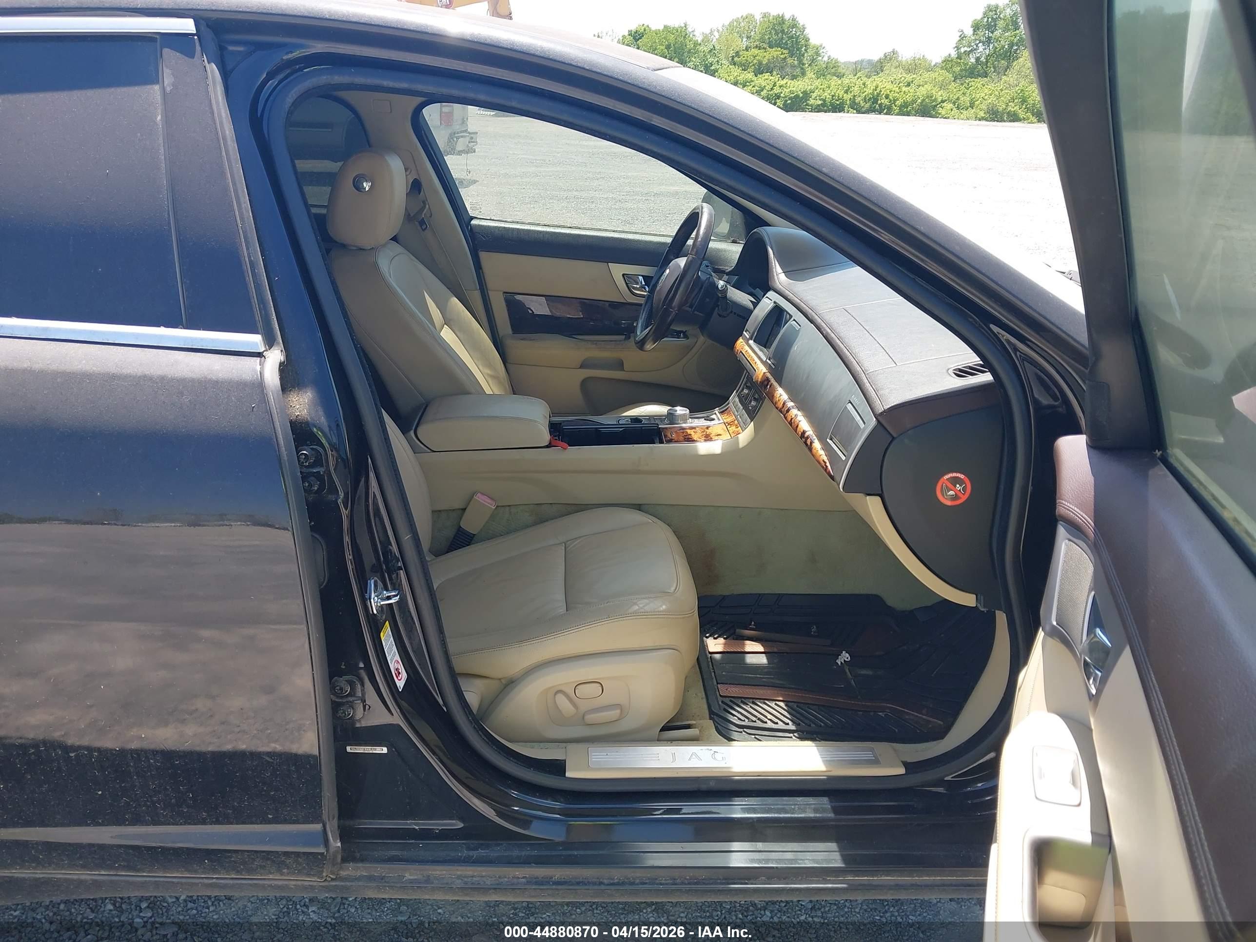 JAGUAR XF image 5