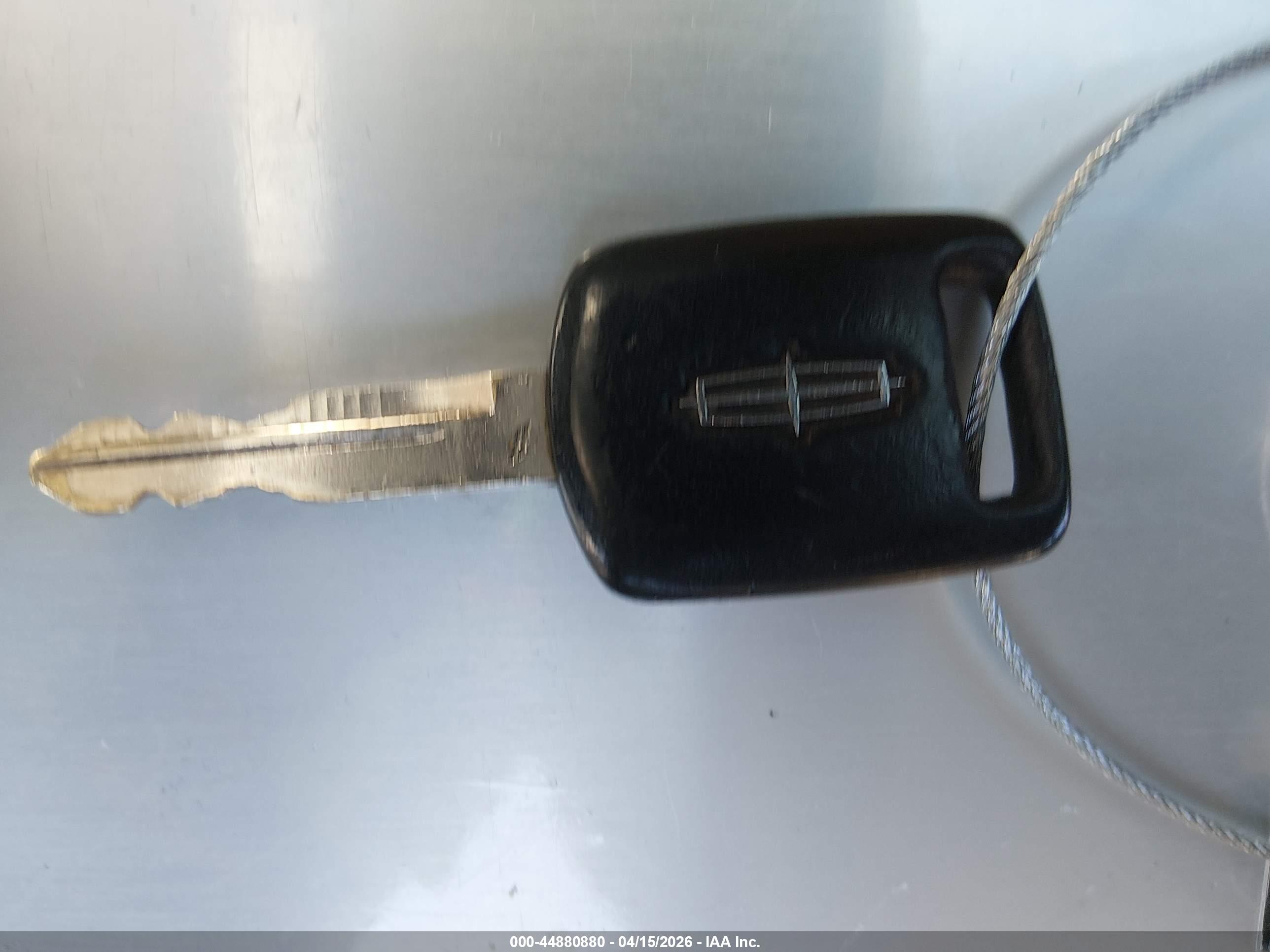 LINCOLN TOWN image 11