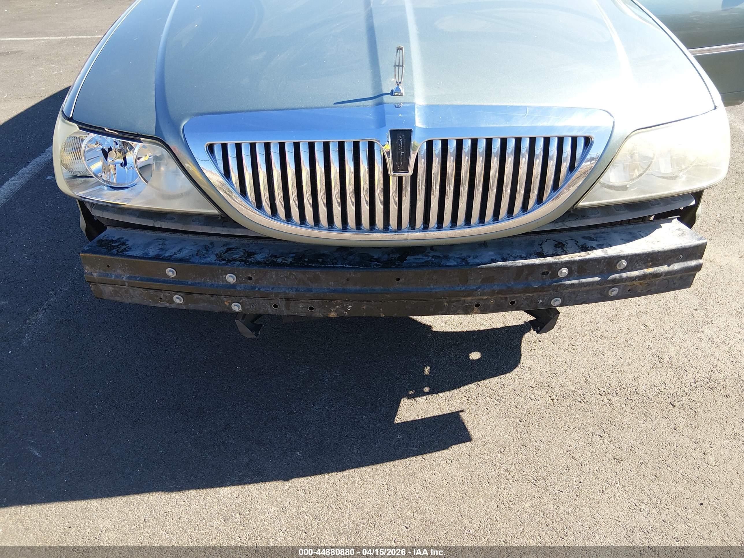 LINCOLN TOWN image 6