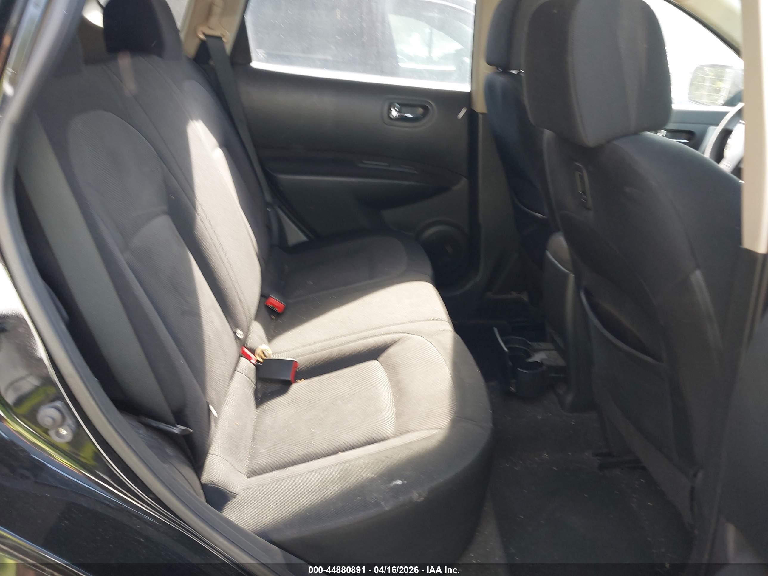 NISSAN ROGUE image 8