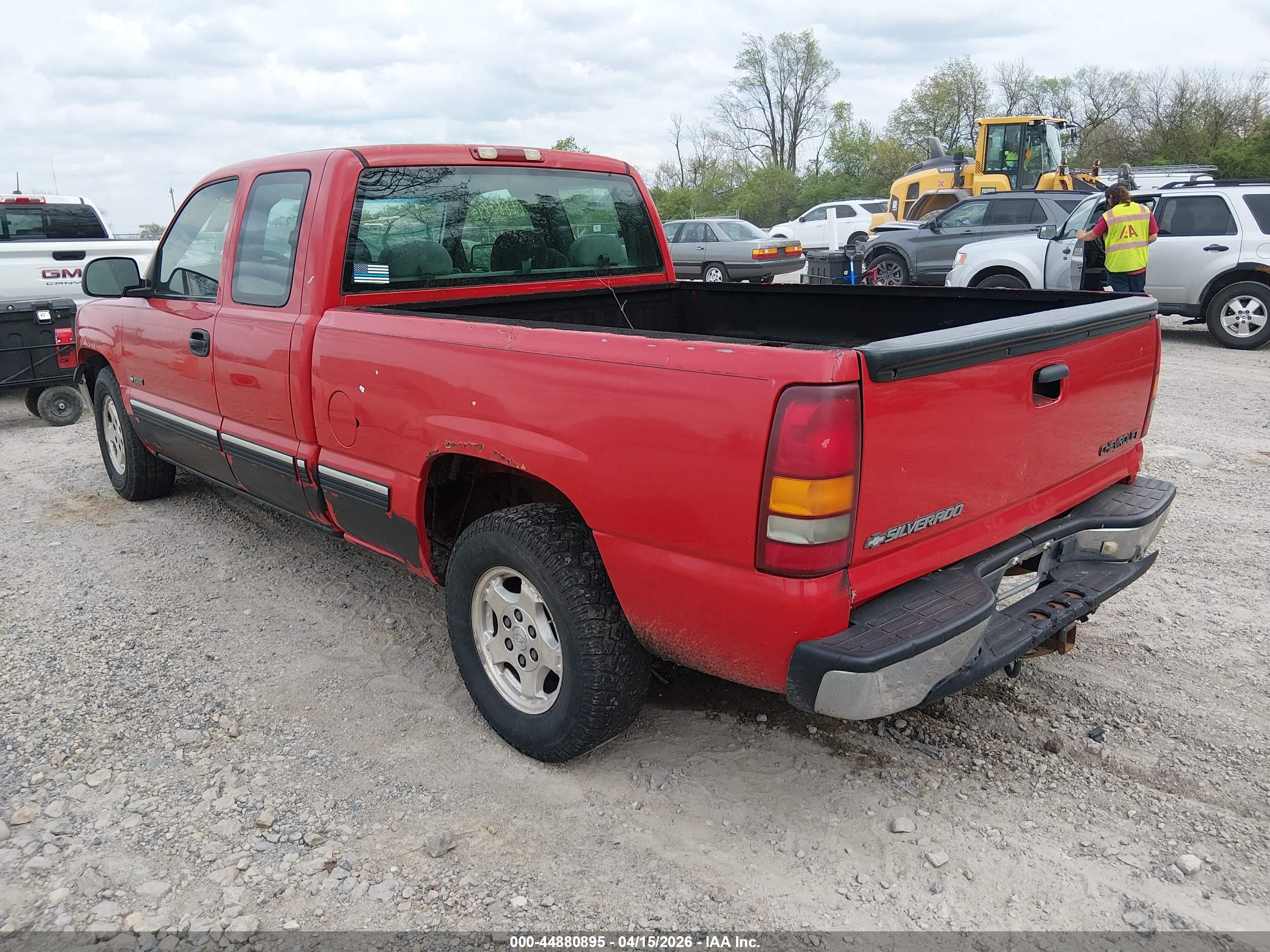 CHEVROLET SILVERADO image 3