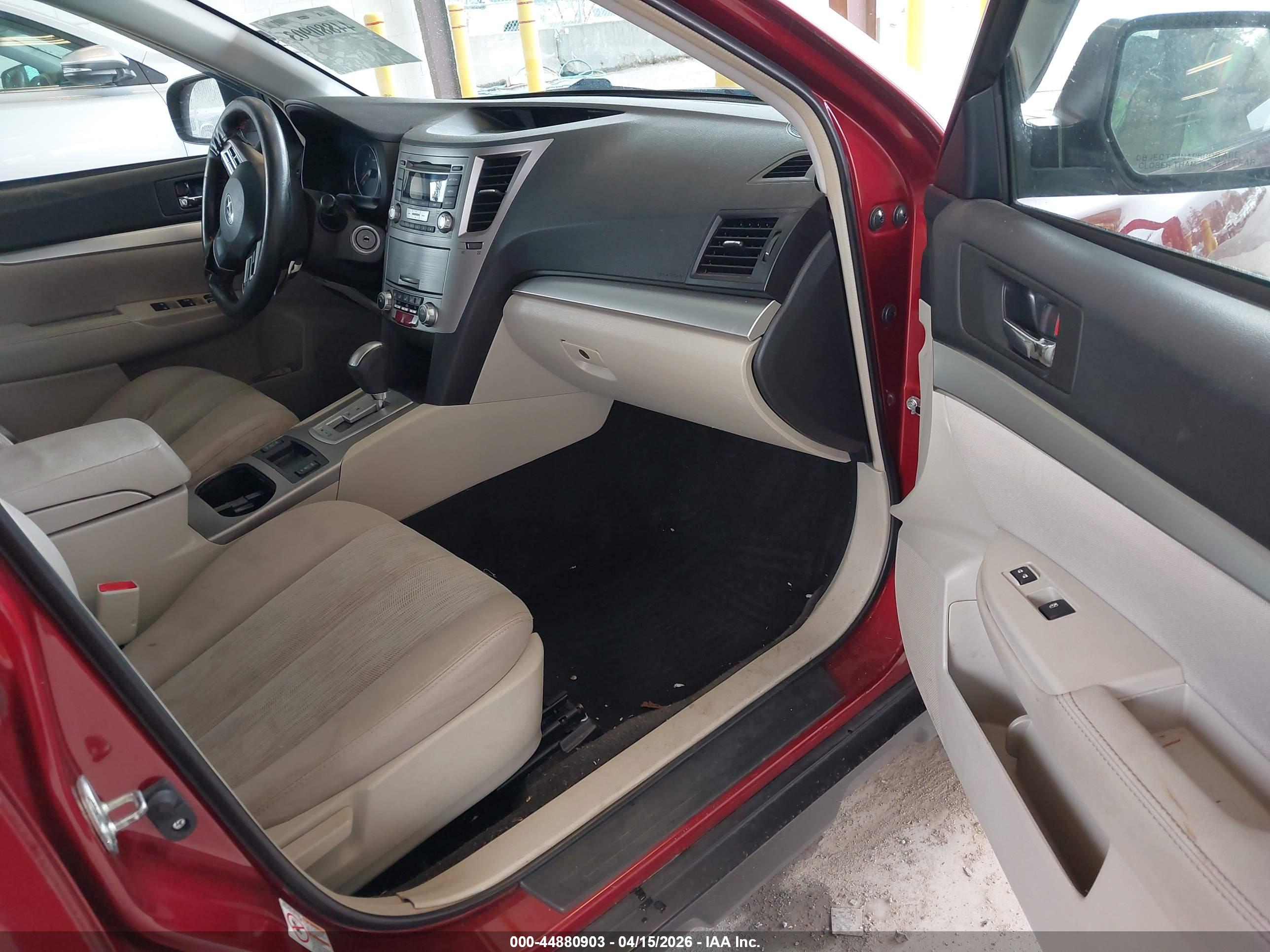 SUBARU OUTBACK image 5