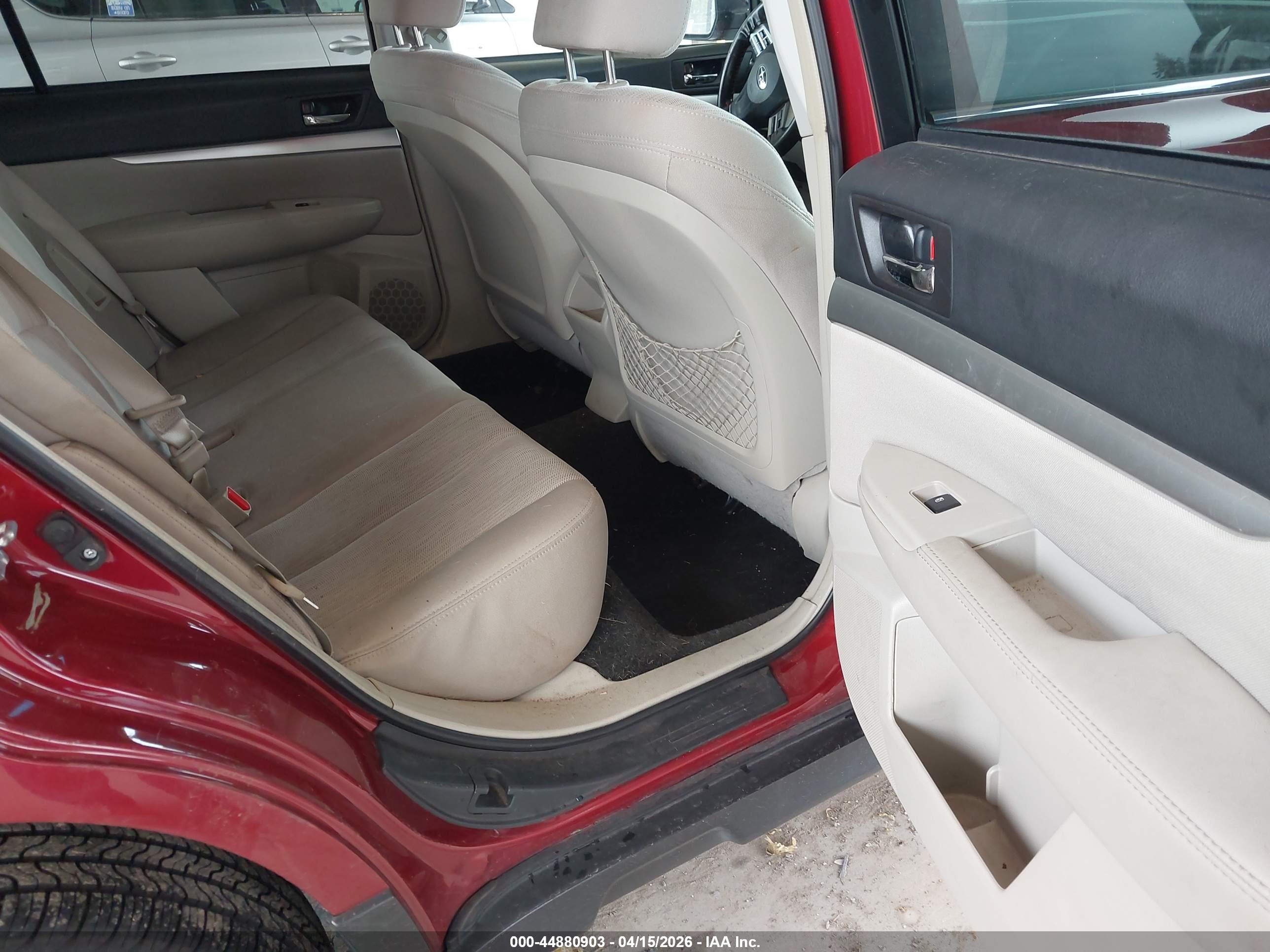 SUBARU OUTBACK image 8