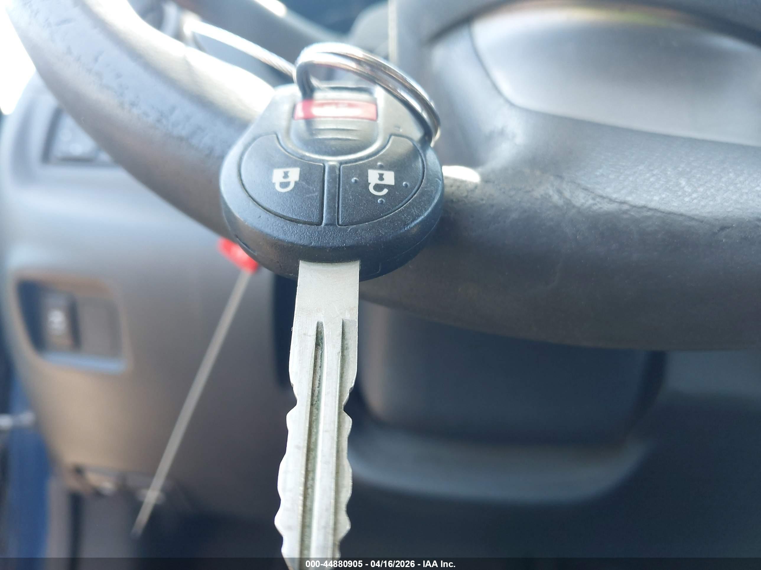 NISSAN VERSA image 11