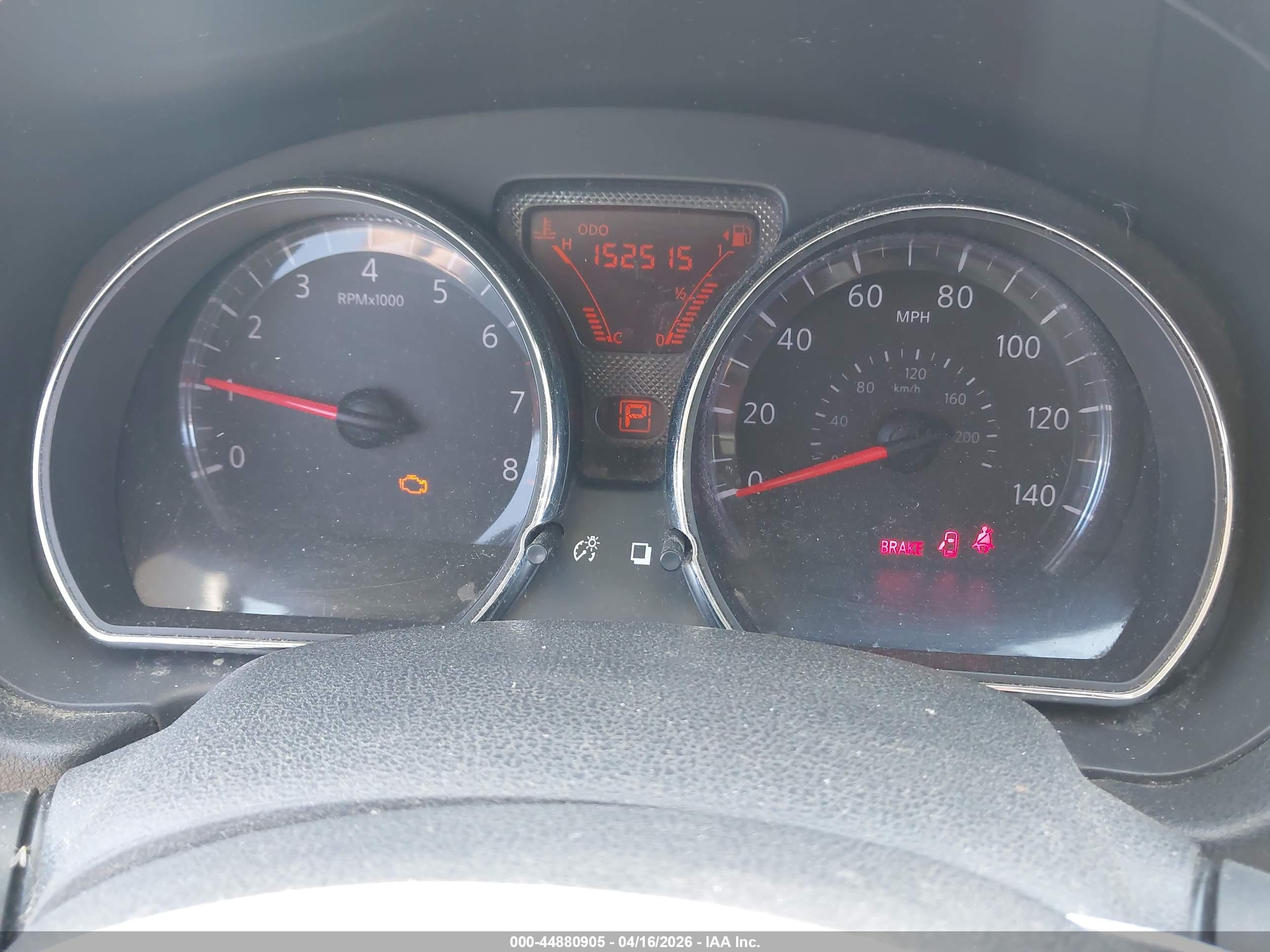 NISSAN VERSA image 7