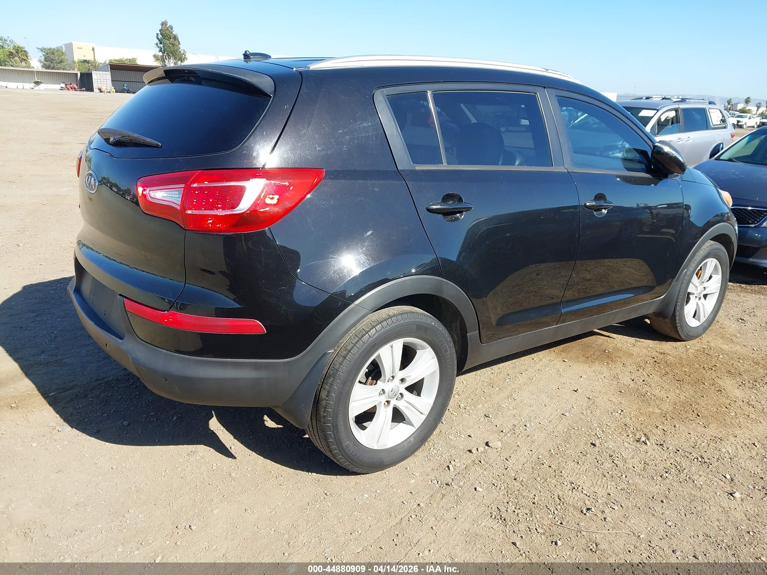 KIA SPORTAGE image 4