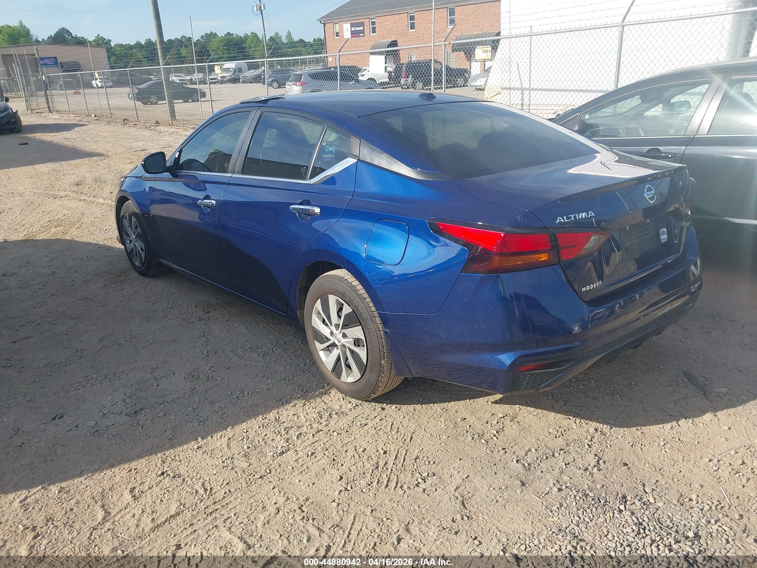 NISSAN ALTIMA image 3
