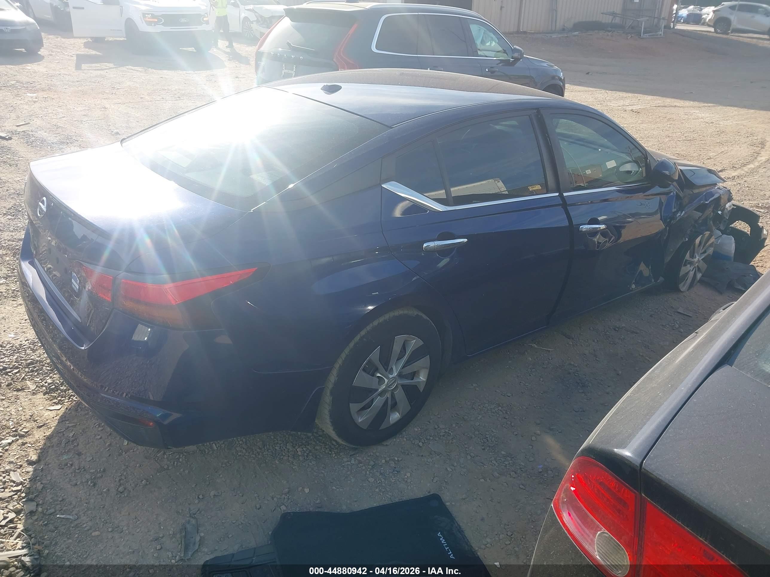 NISSAN ALTIMA image 4