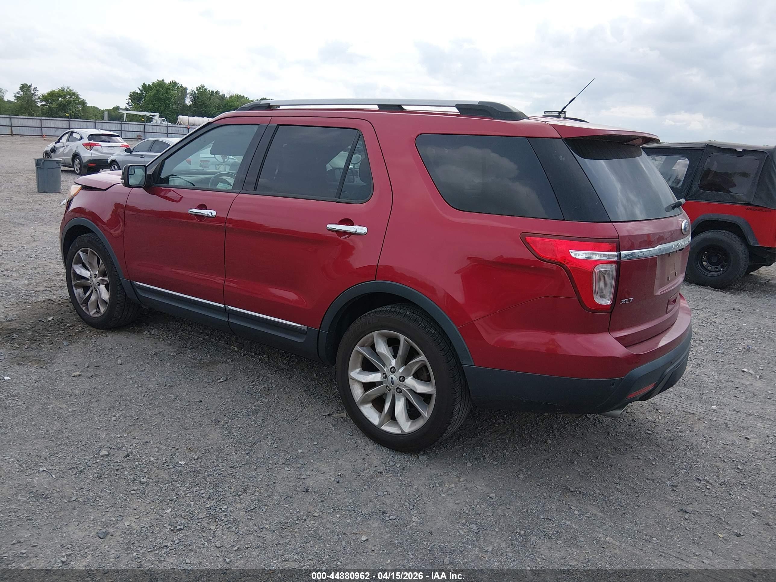 FORD EXPLORER image 3