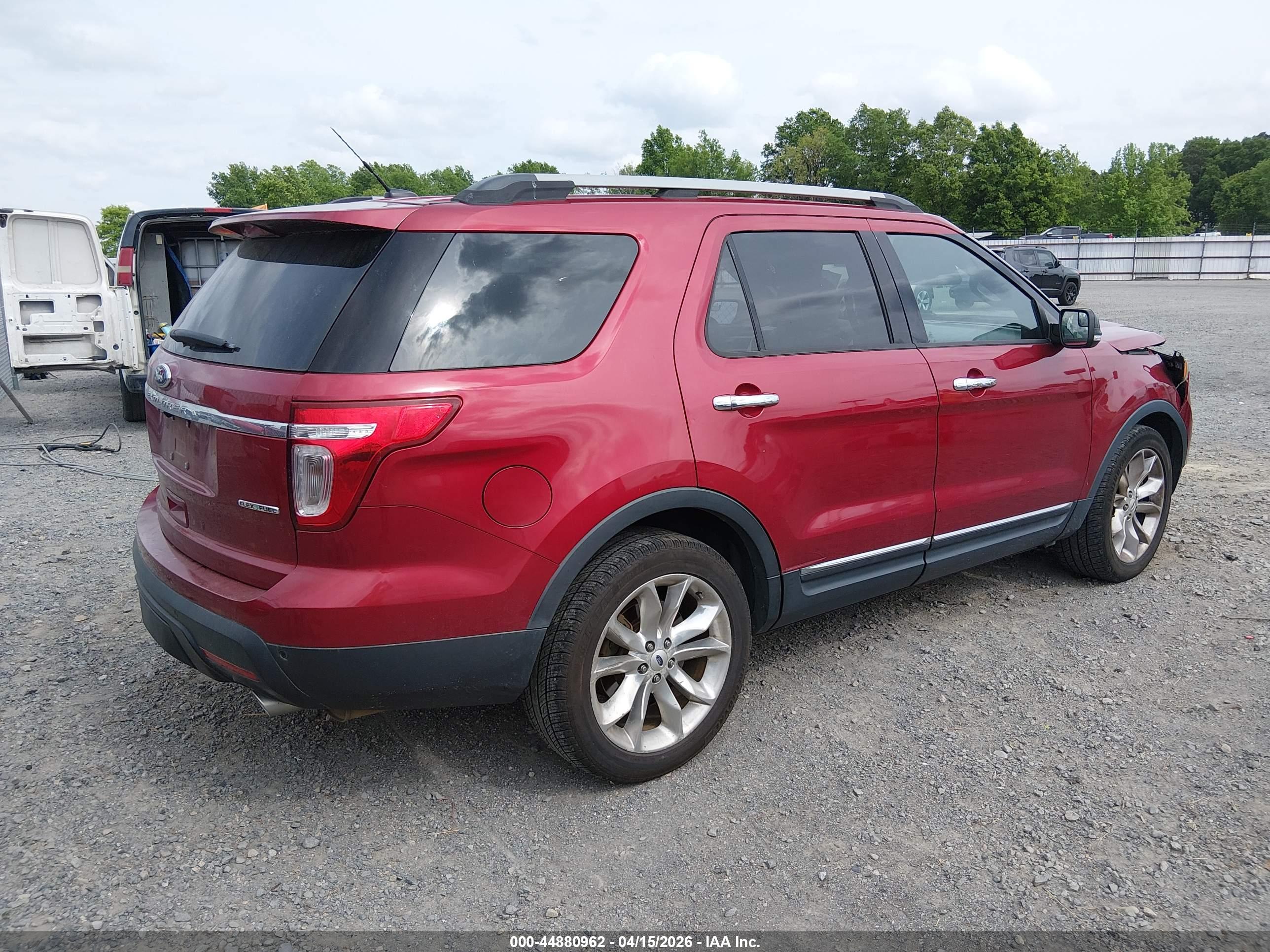FORD EXPLORER image 4