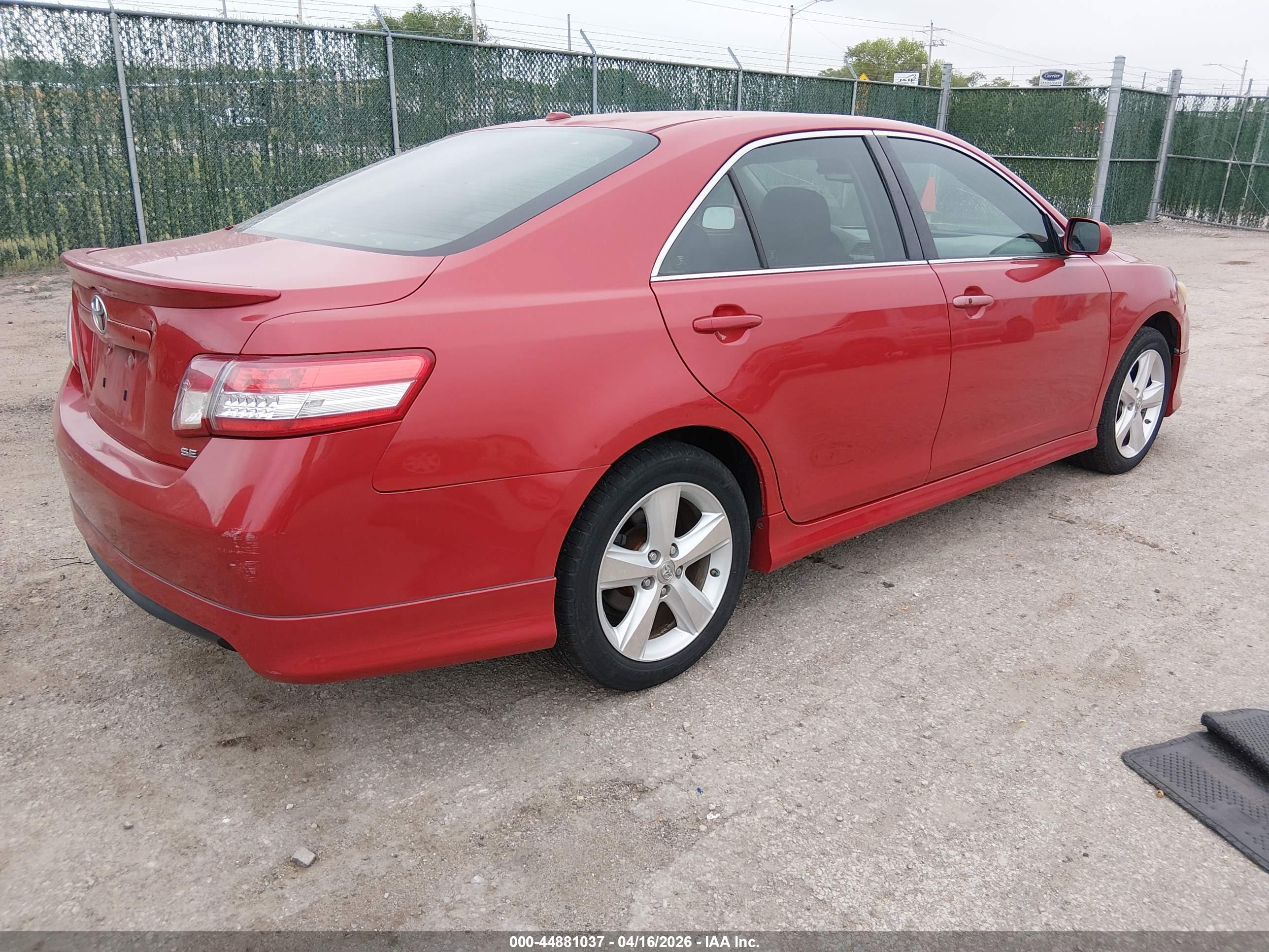 TOYOTA CAMRY image 4