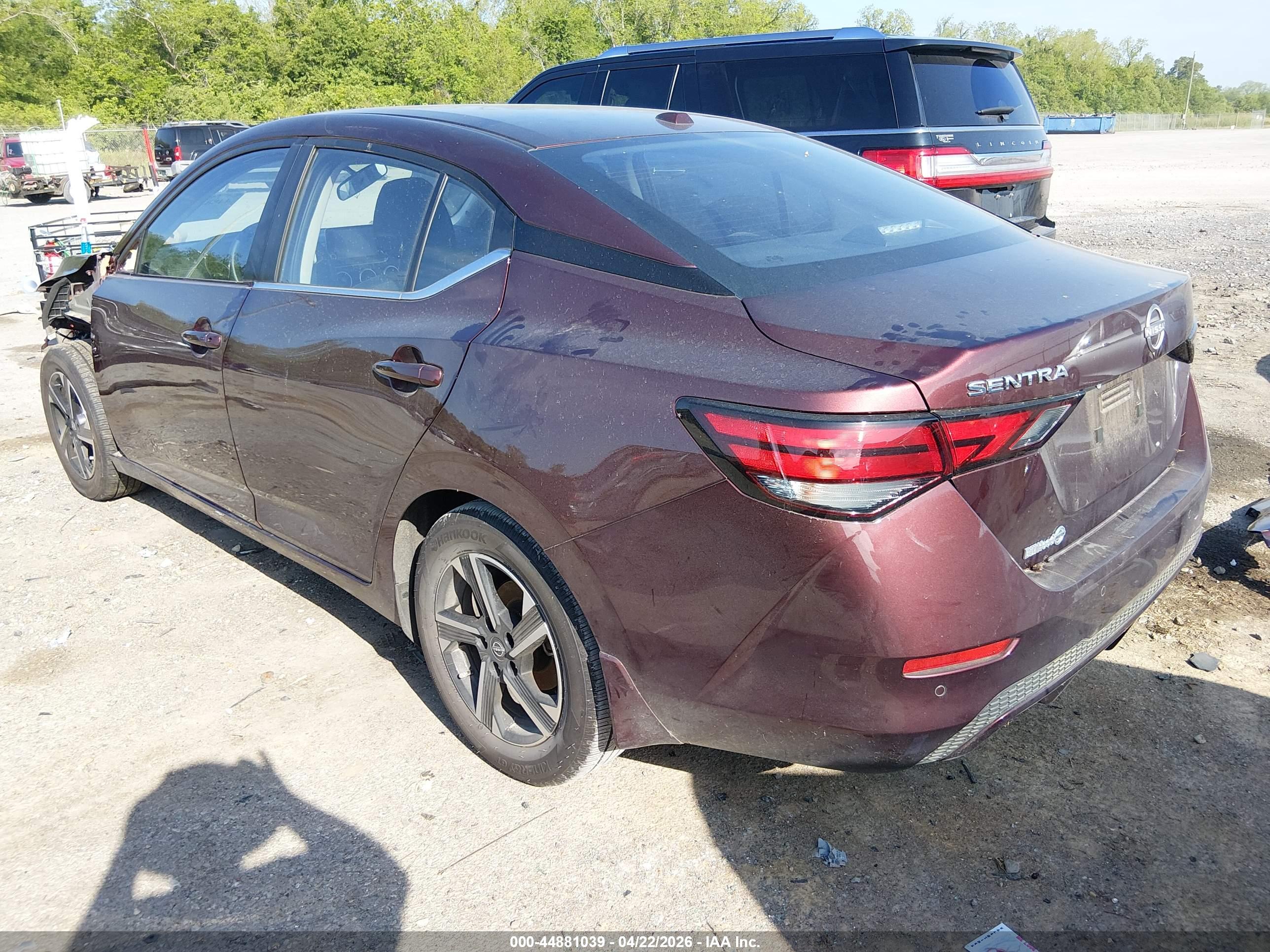 NISSAN SENTRA image 3