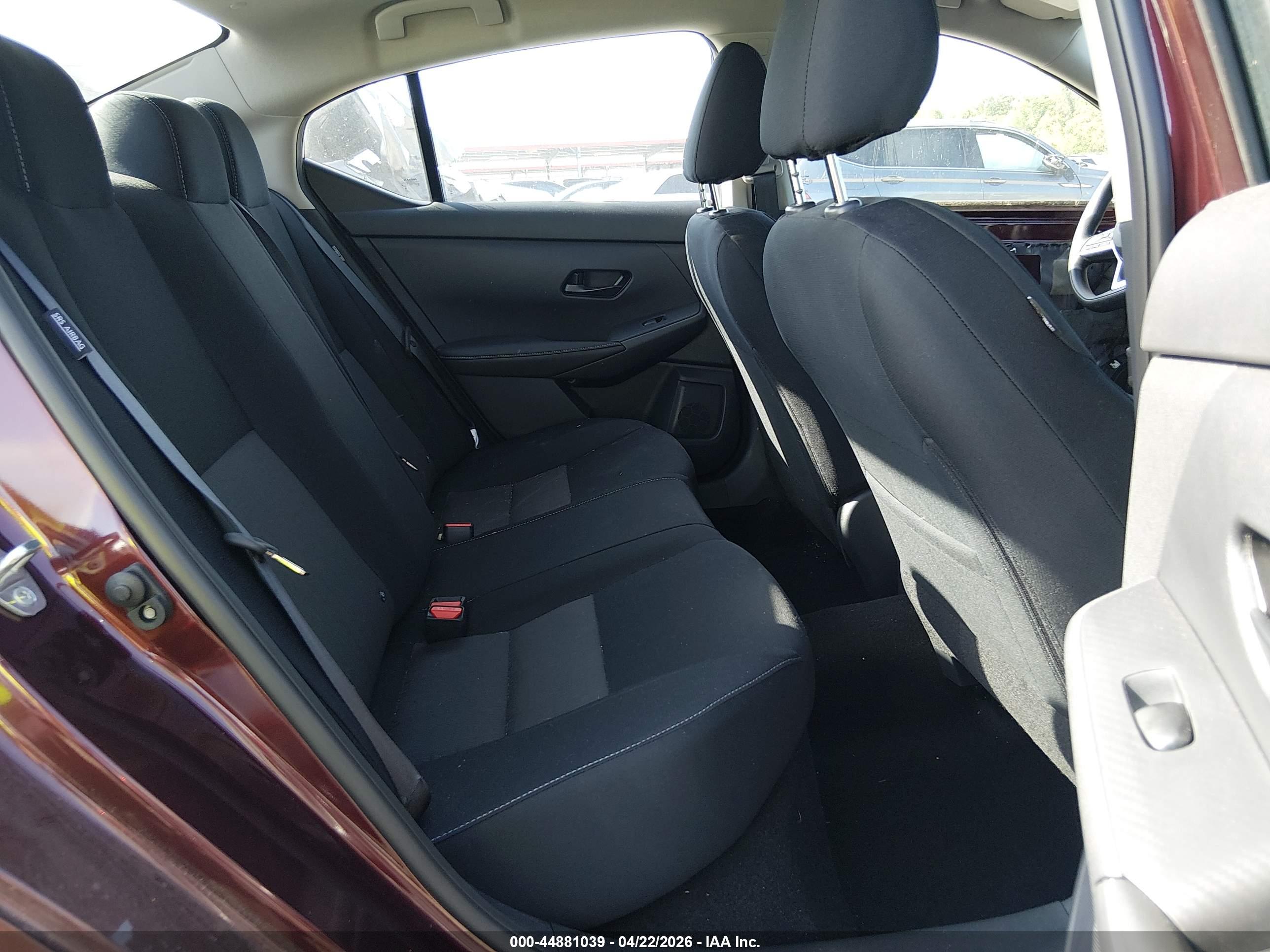 NISSAN SENTRA image 8