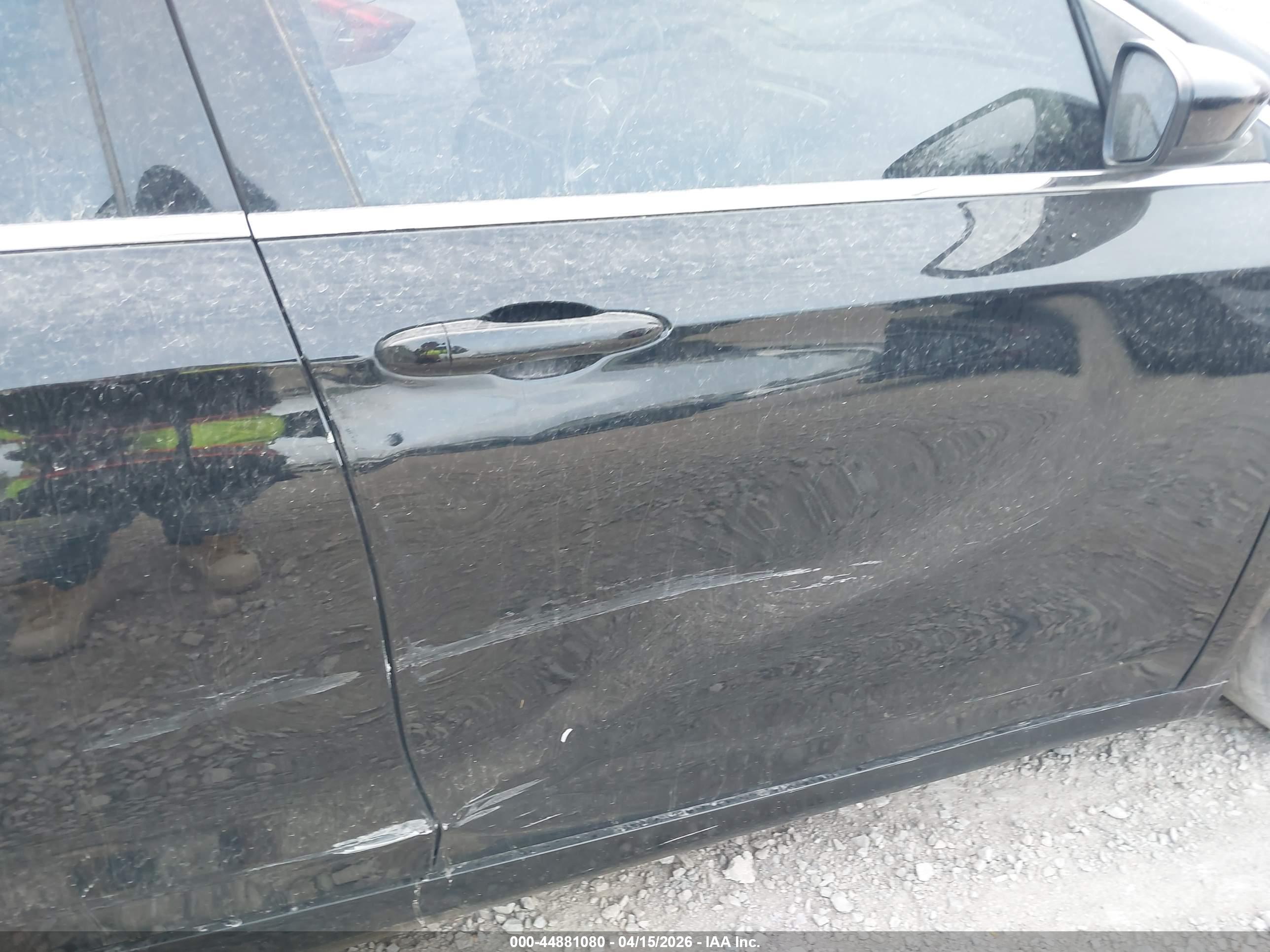 CHRYSLER 200 image 6
