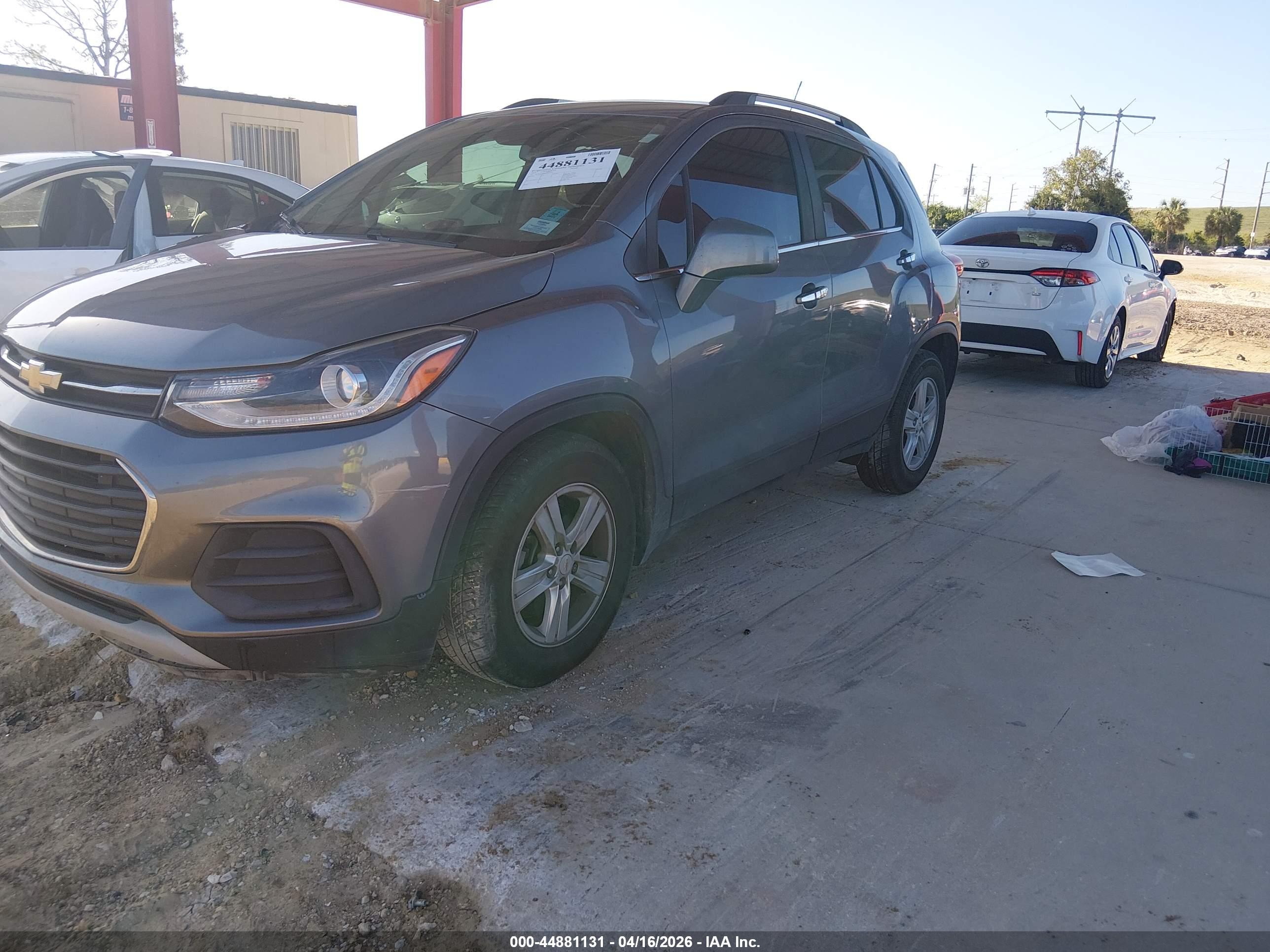 CHEVROLET TRAX image 2